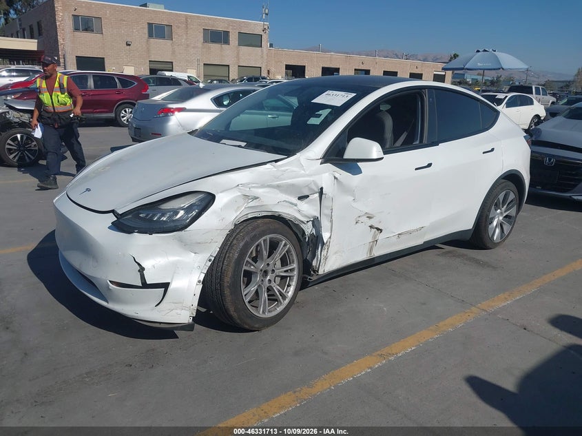 TESLA MODEL Y - zdjęcie 2