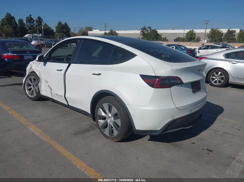 TESLA MODEL Y - zdjęcie 3