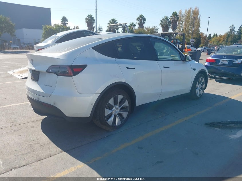 TESLA MODEL Y - zdjęcie 4