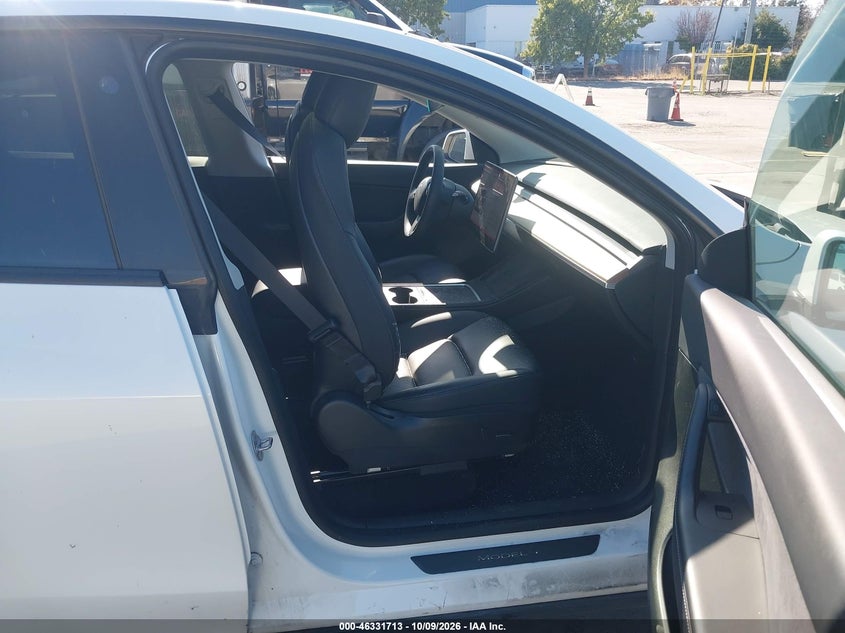 TESLA MODEL Y - zdjęcie 5