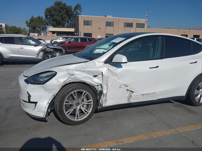 TESLA MODEL Y - zdjęcie 6