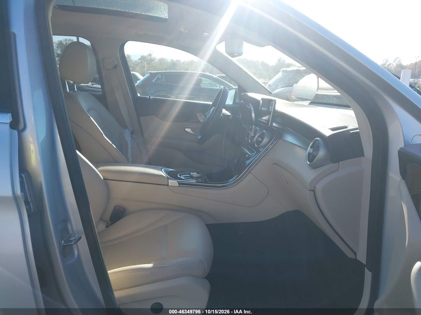 MERCEDES-BENZ GLC 300 - zdjęcie 5