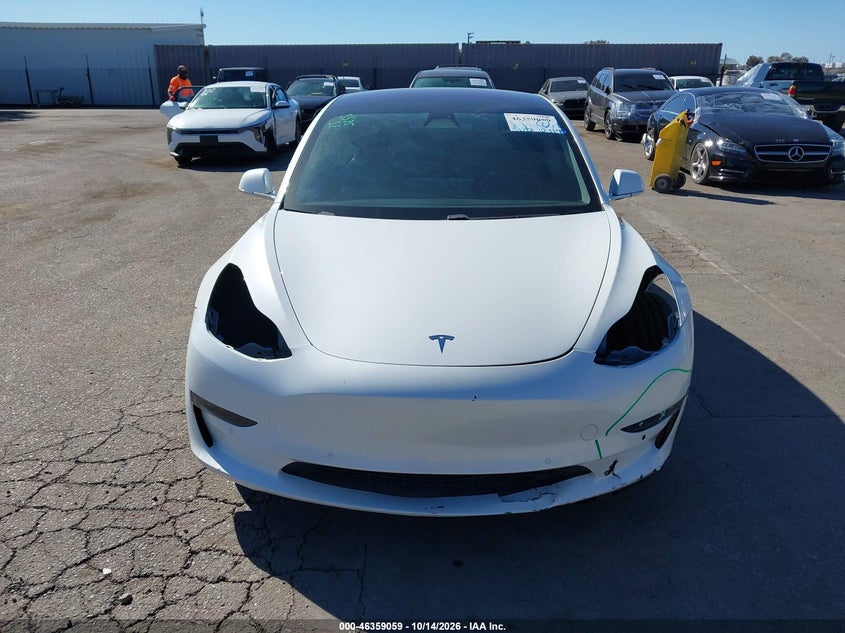 TESLA MODEL 3 - zdjęcie 13