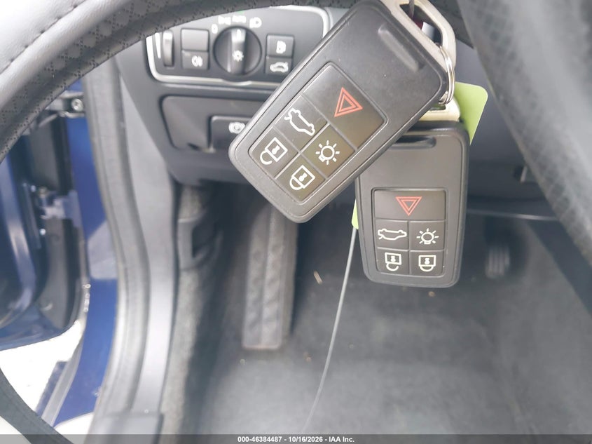 VOLVO XC60 - zdjęcie 11