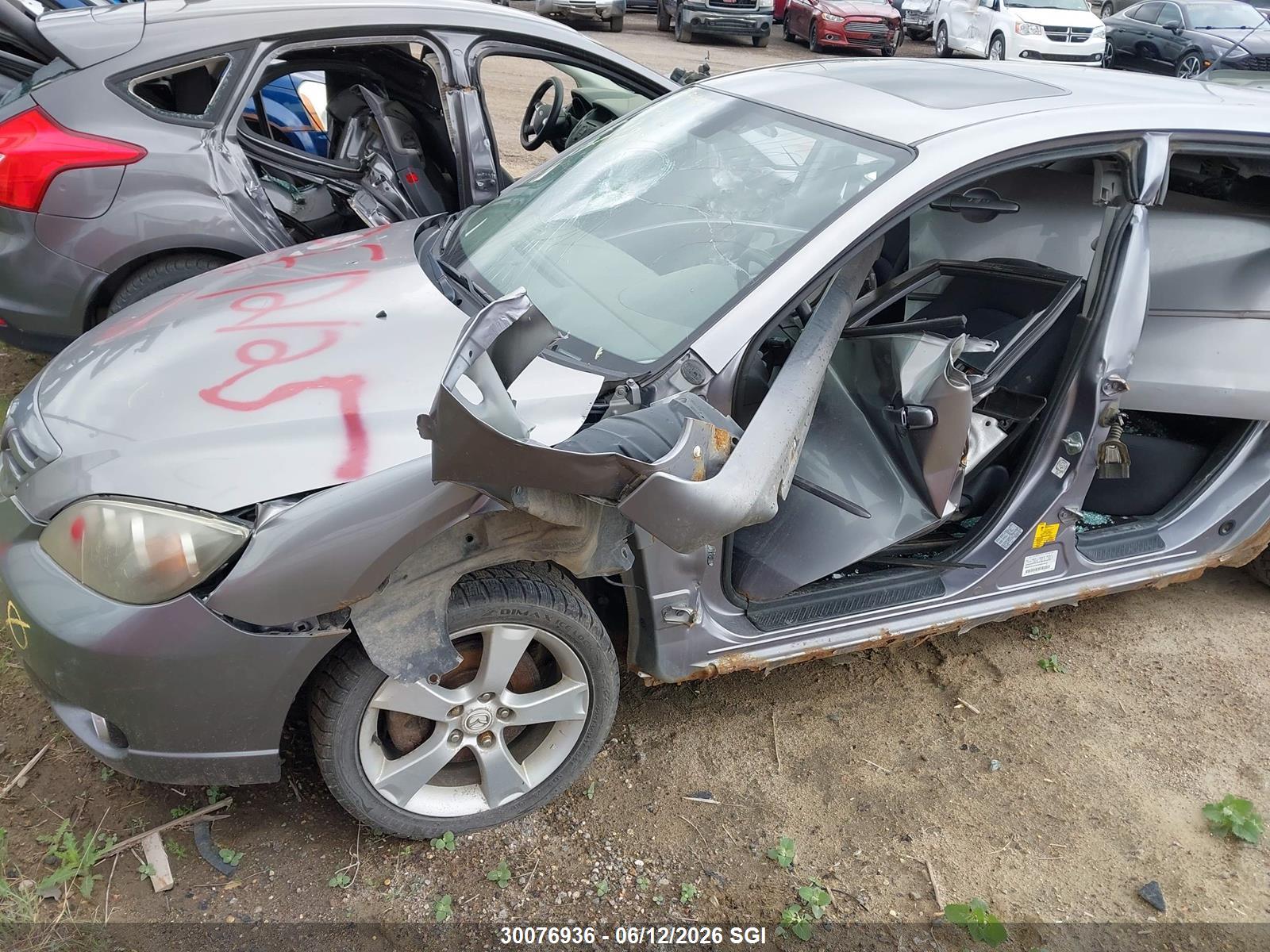 MAZDA 3 image 2