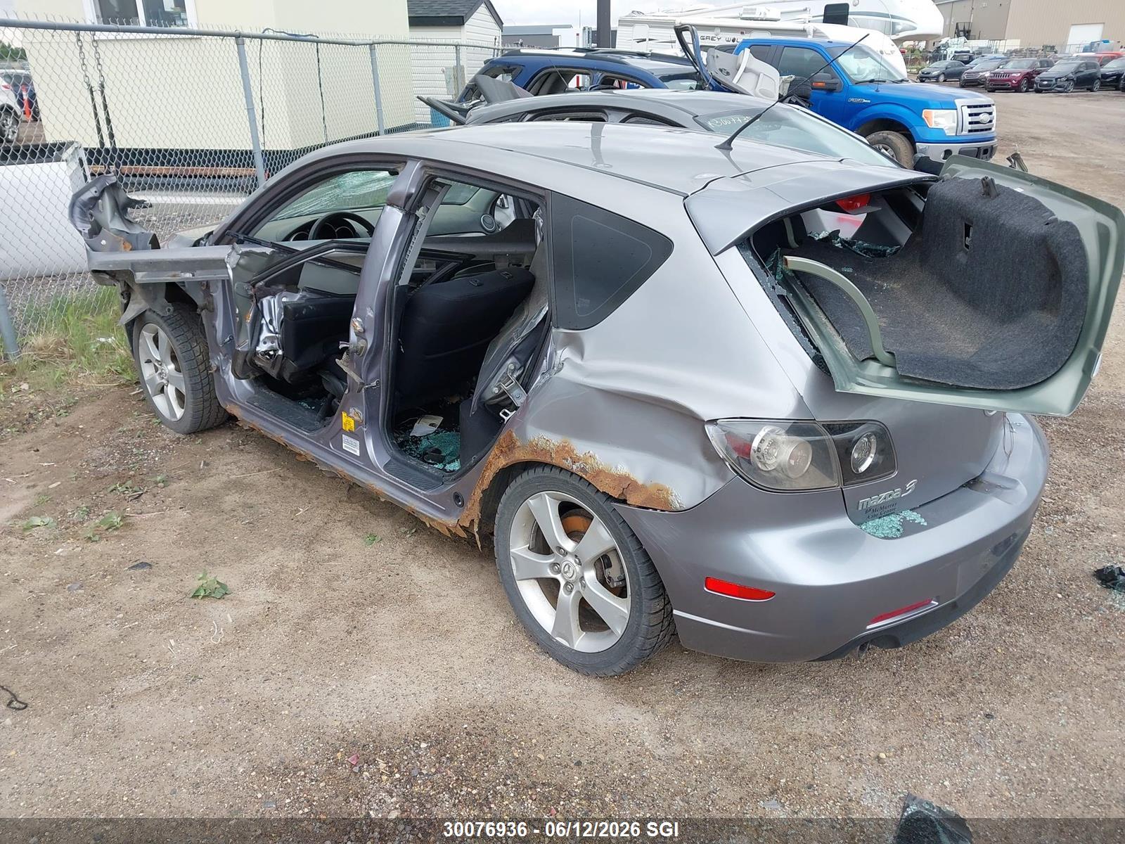 MAZDA 3 image 3