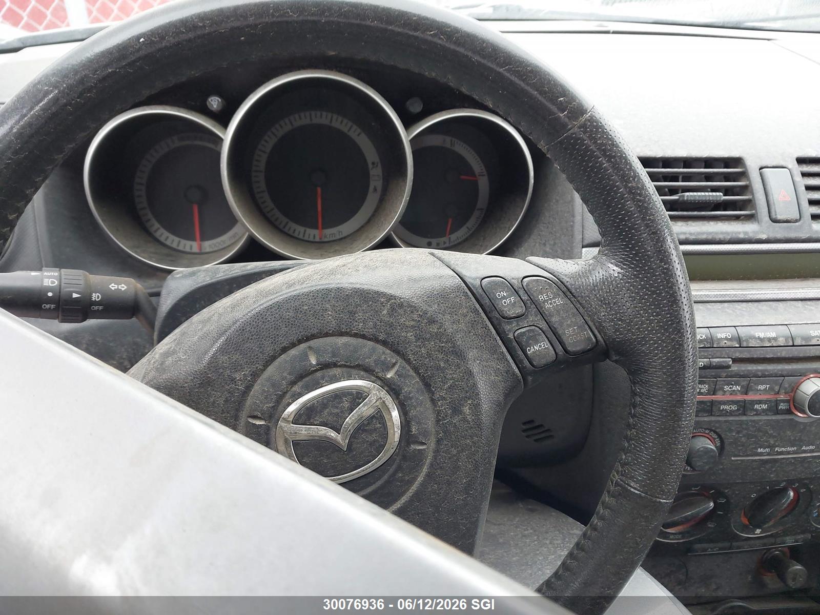 MAZDA 3 image 7