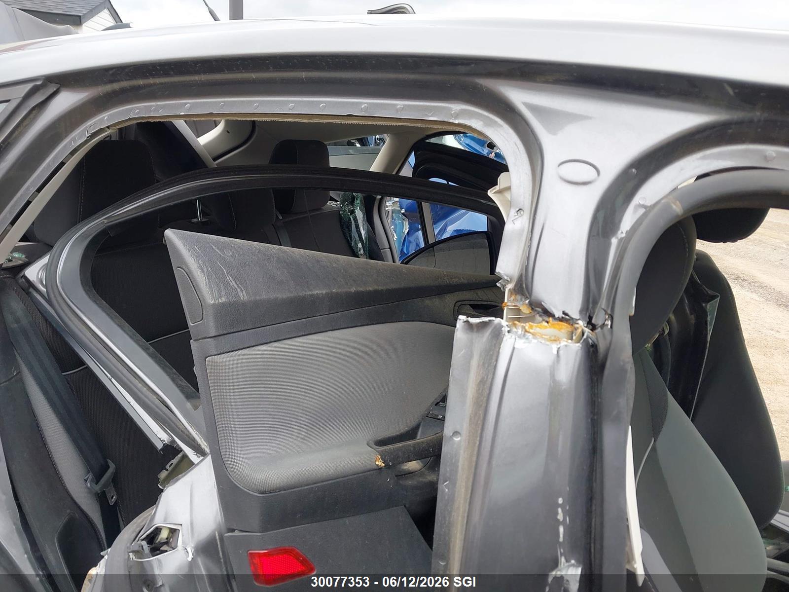 FORD FOCUS image 8
