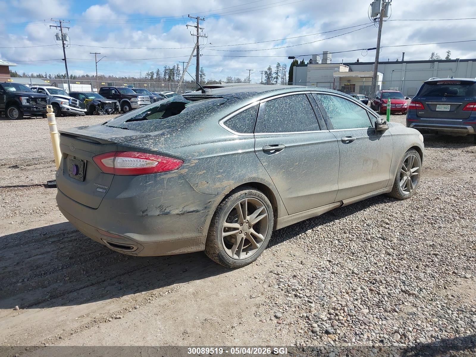 FORD FUSION image 4