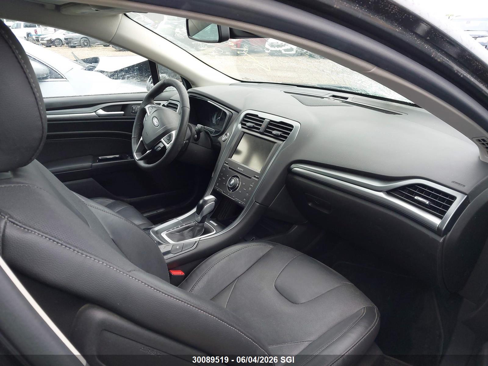 FORD FUSION image 5