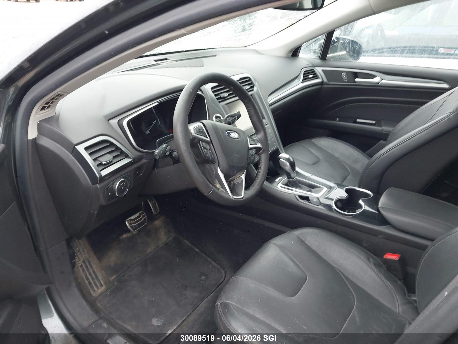 FORD FUSION image 7