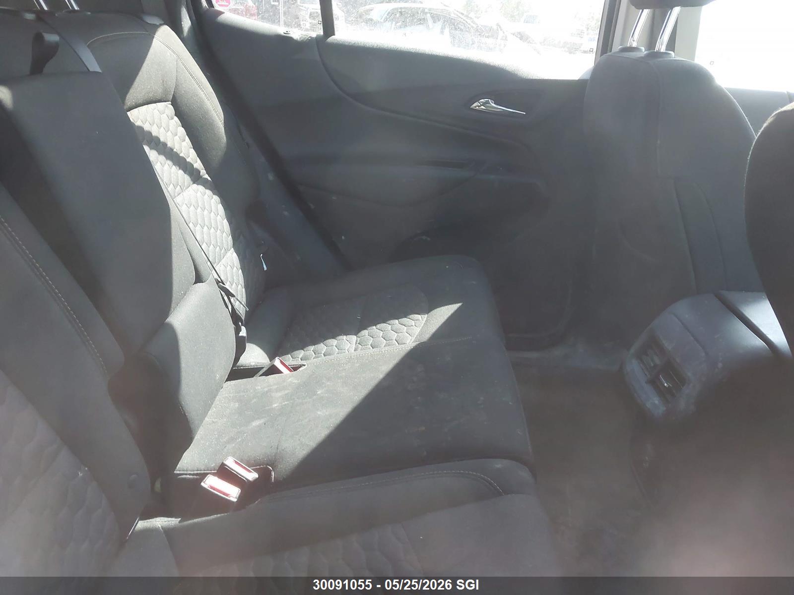 CHEVROLET EQUINOX image 8