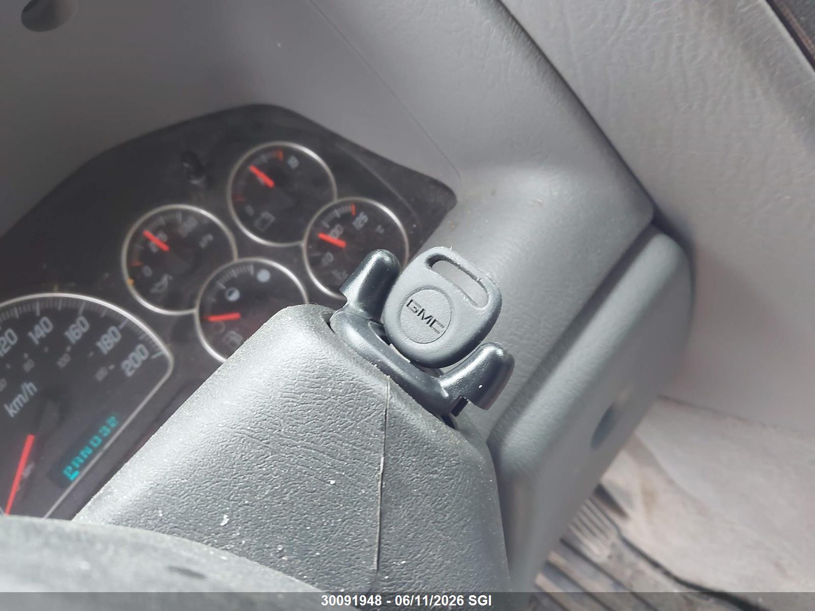 GMC ENVOY image 11