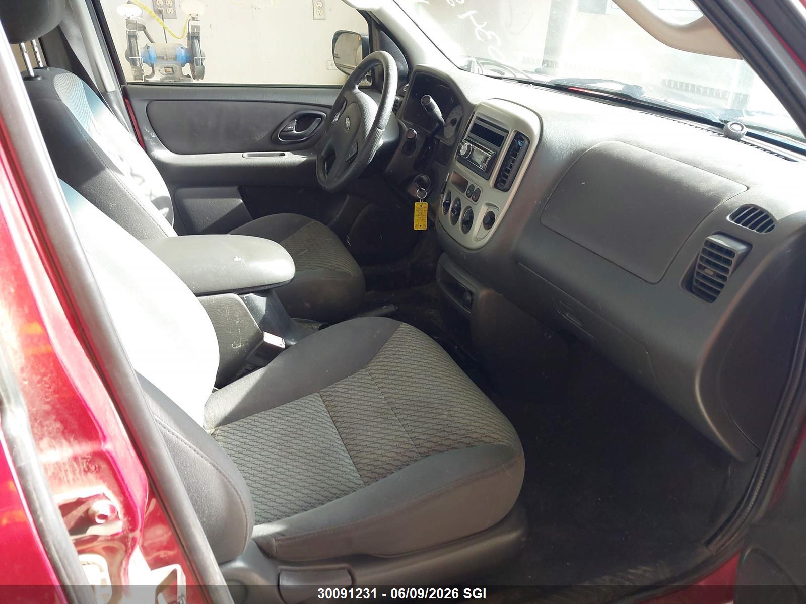 FORD ESCAPE image 5