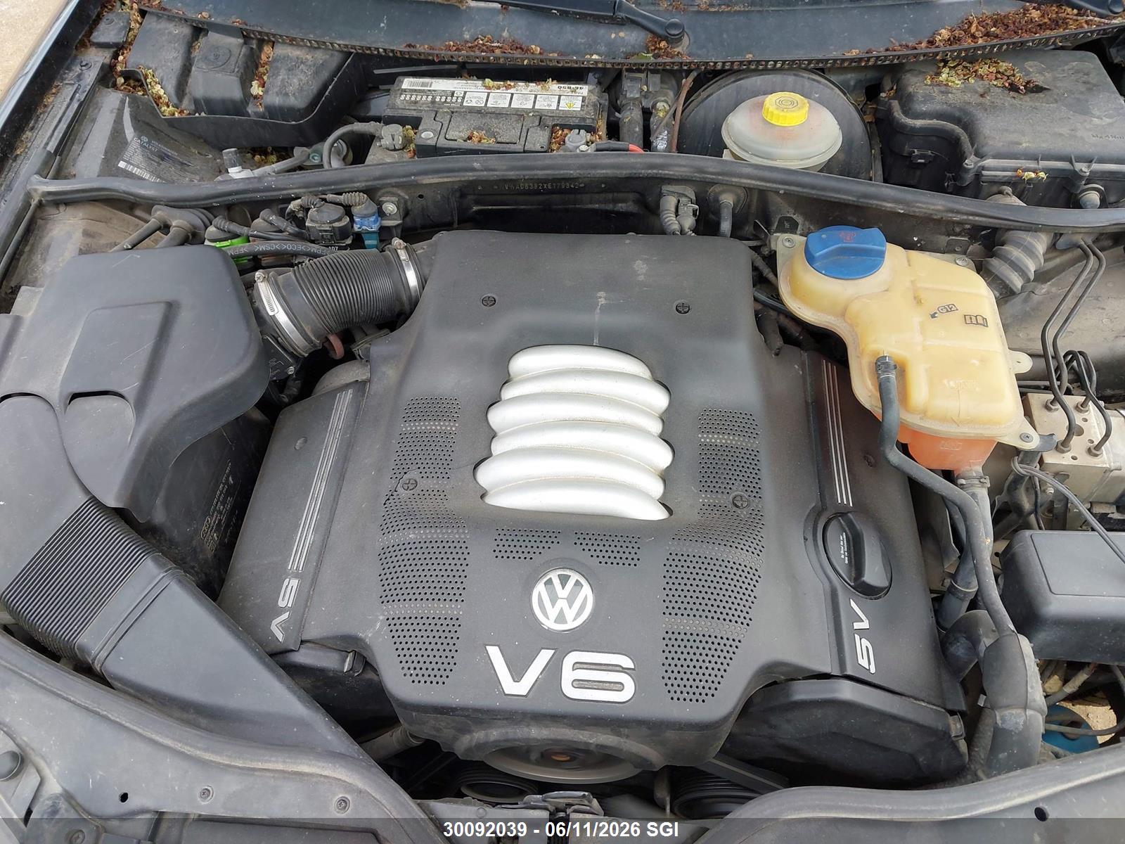 VOLKSWAGEN PASSAT image 10