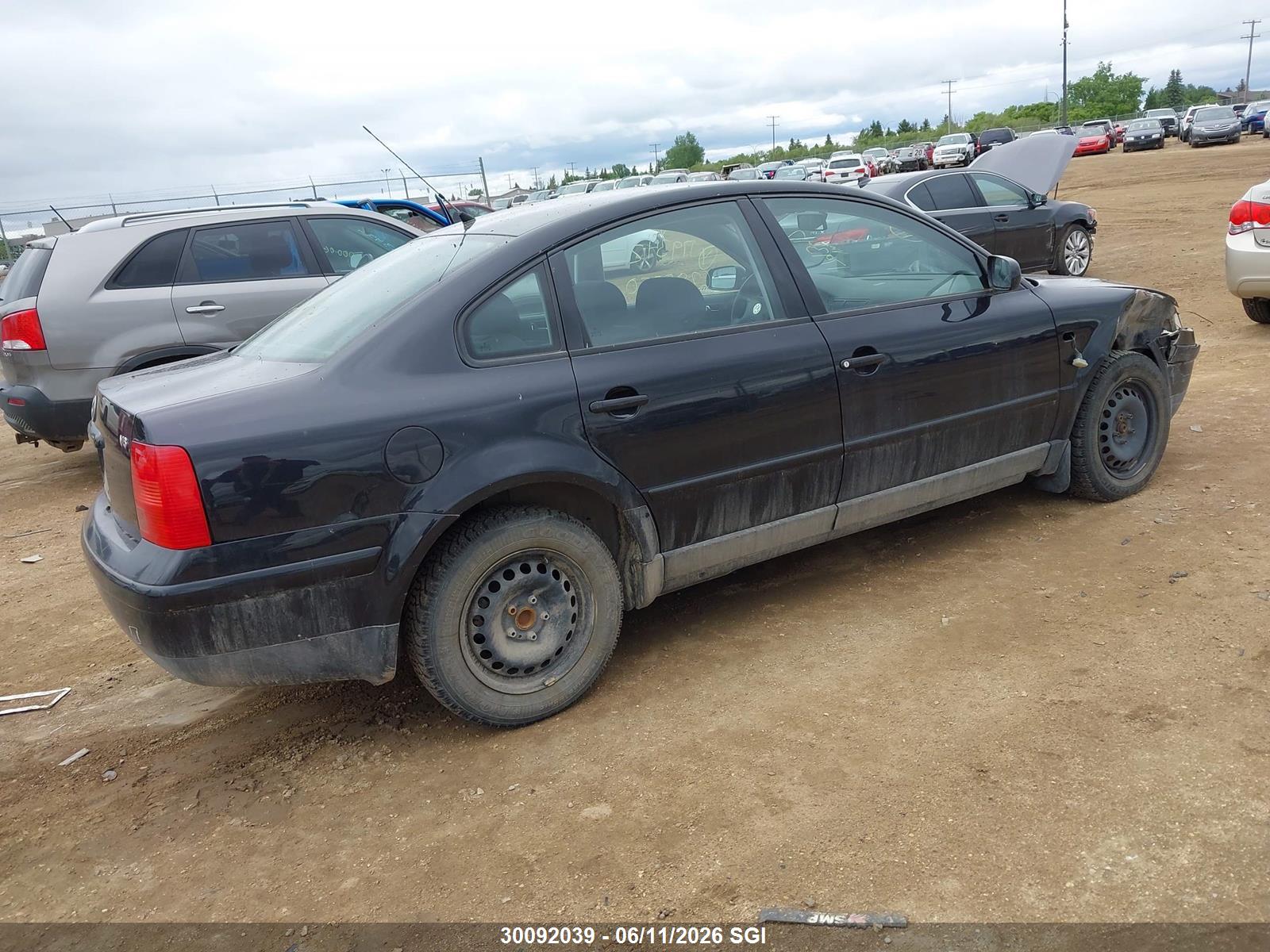VOLKSWAGEN PASSAT image 4