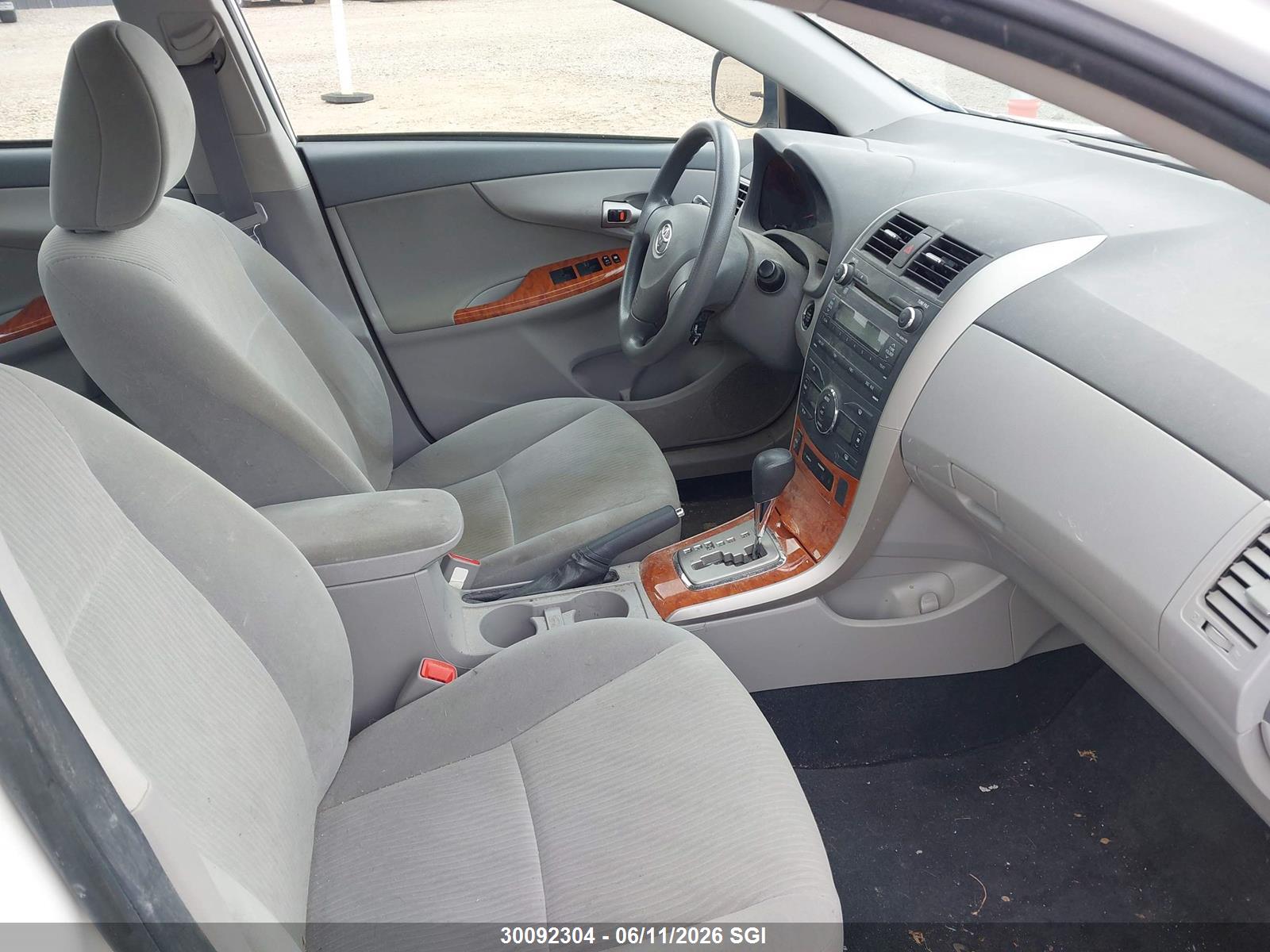 TOYOTA COROLLA image 5