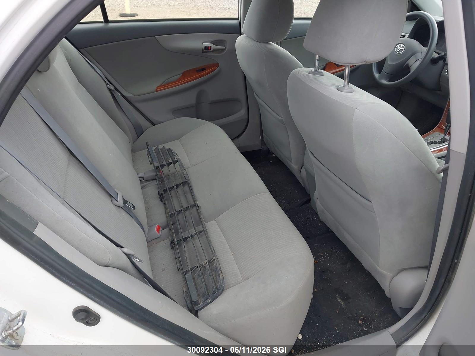 TOYOTA COROLLA image 8