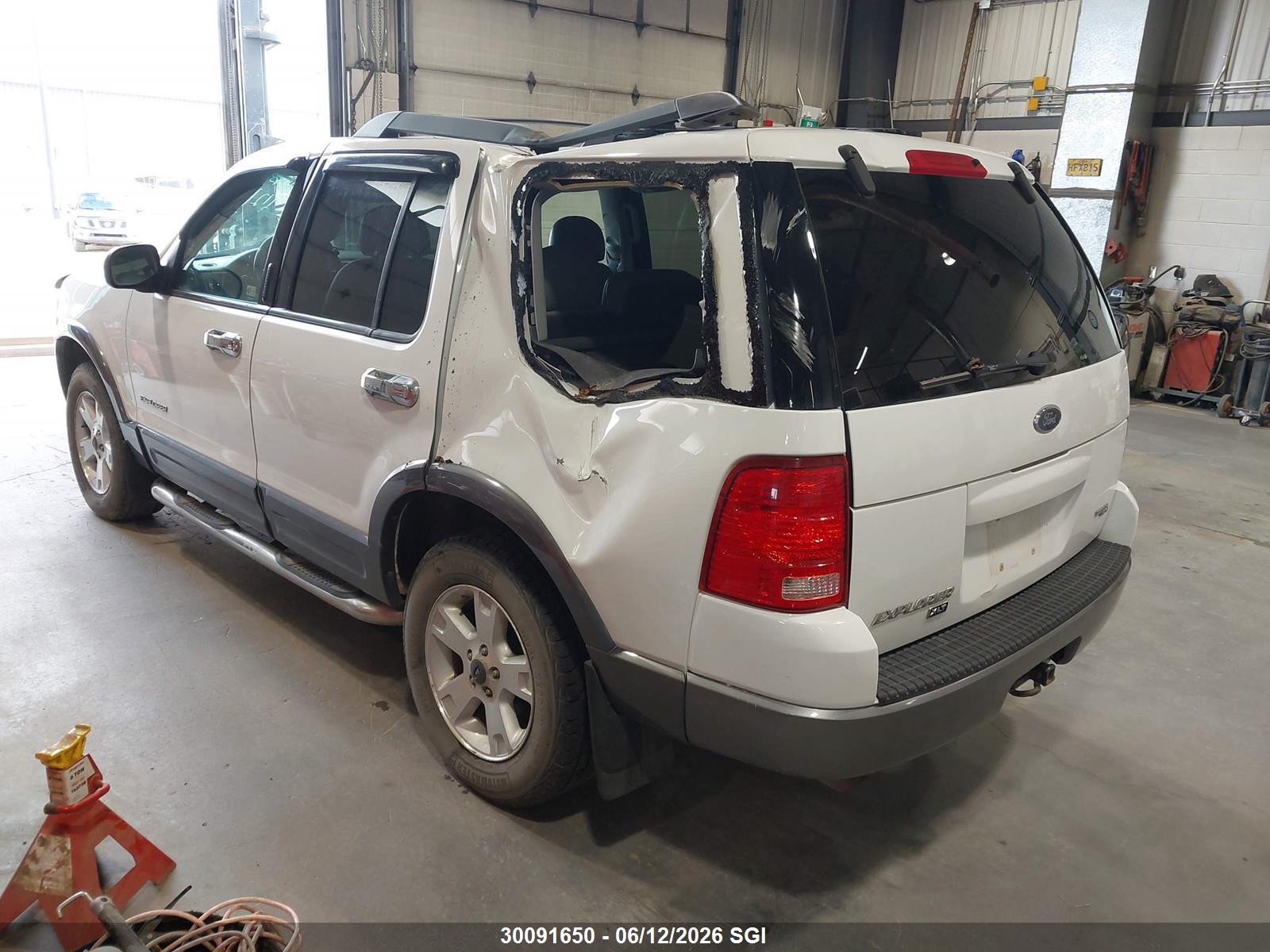 FORD EXPLORER image 3