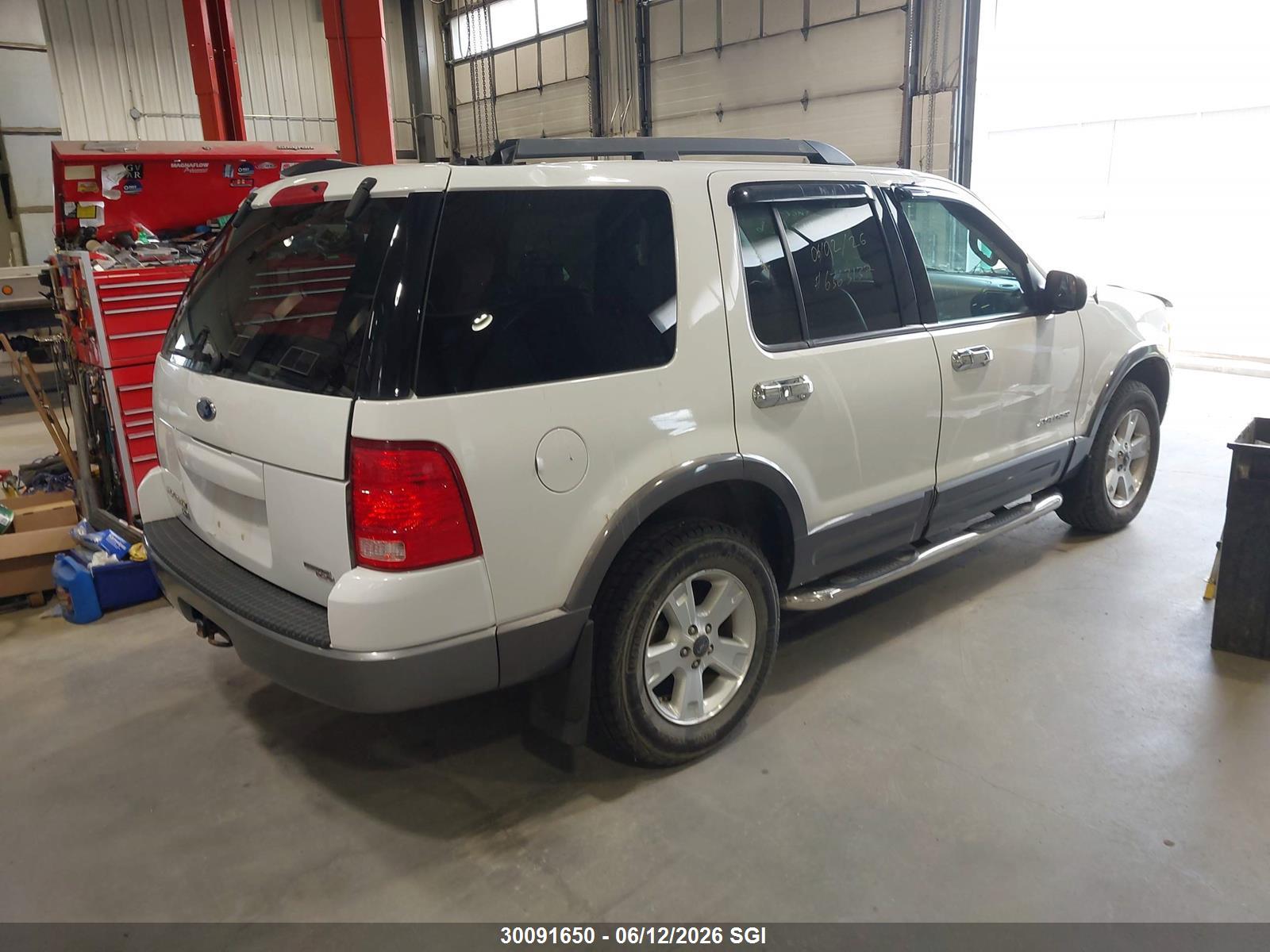 FORD EXPLORER image 4