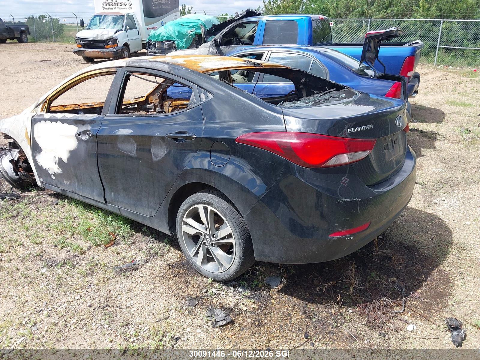 HYUNDAI ELANTRA image 3