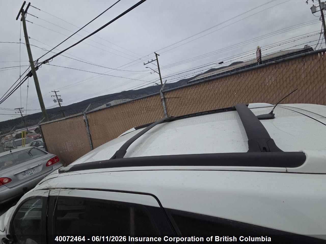HYUNDAI SANTA image 6