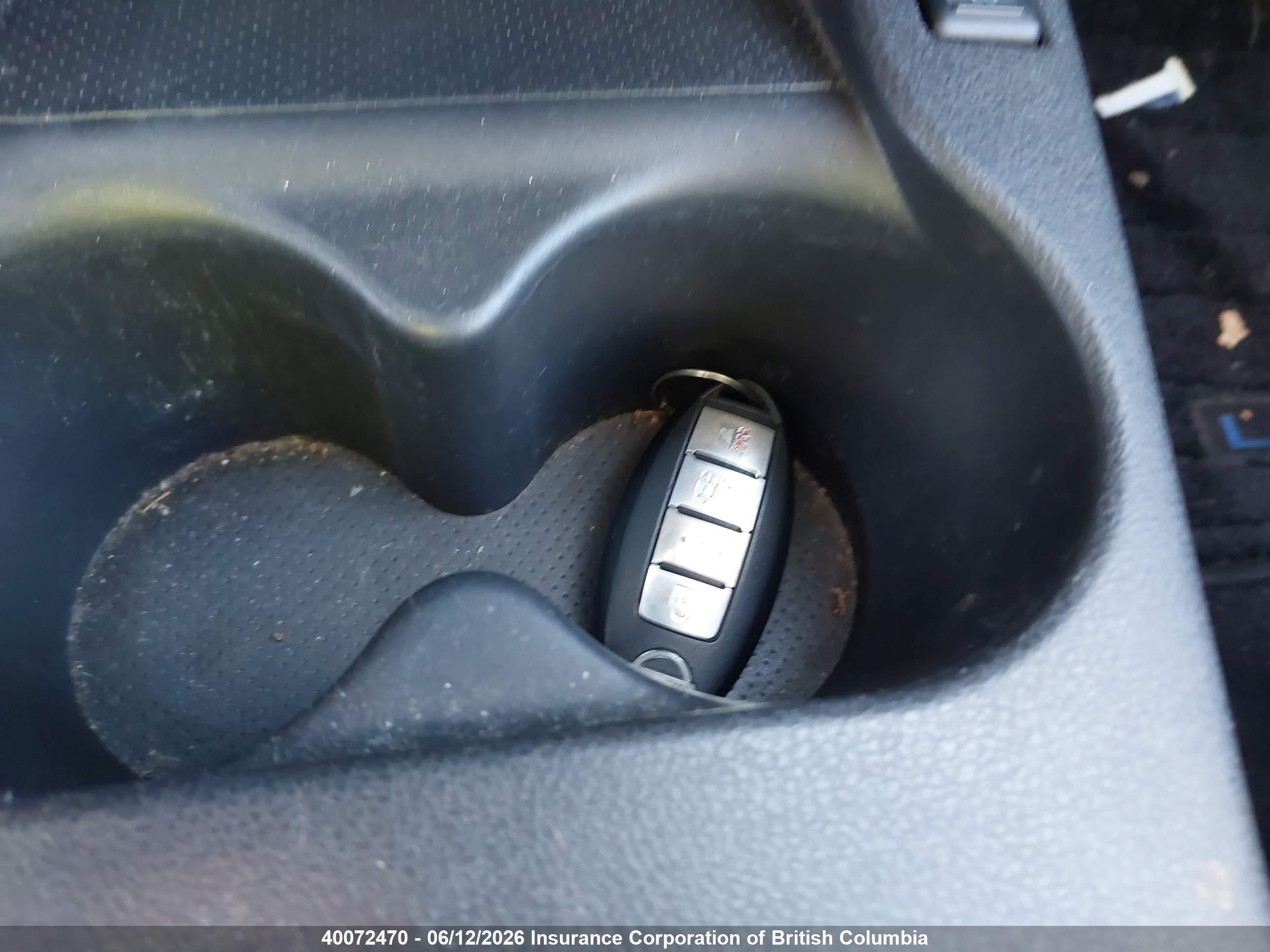 NISSAN LEAF image 11