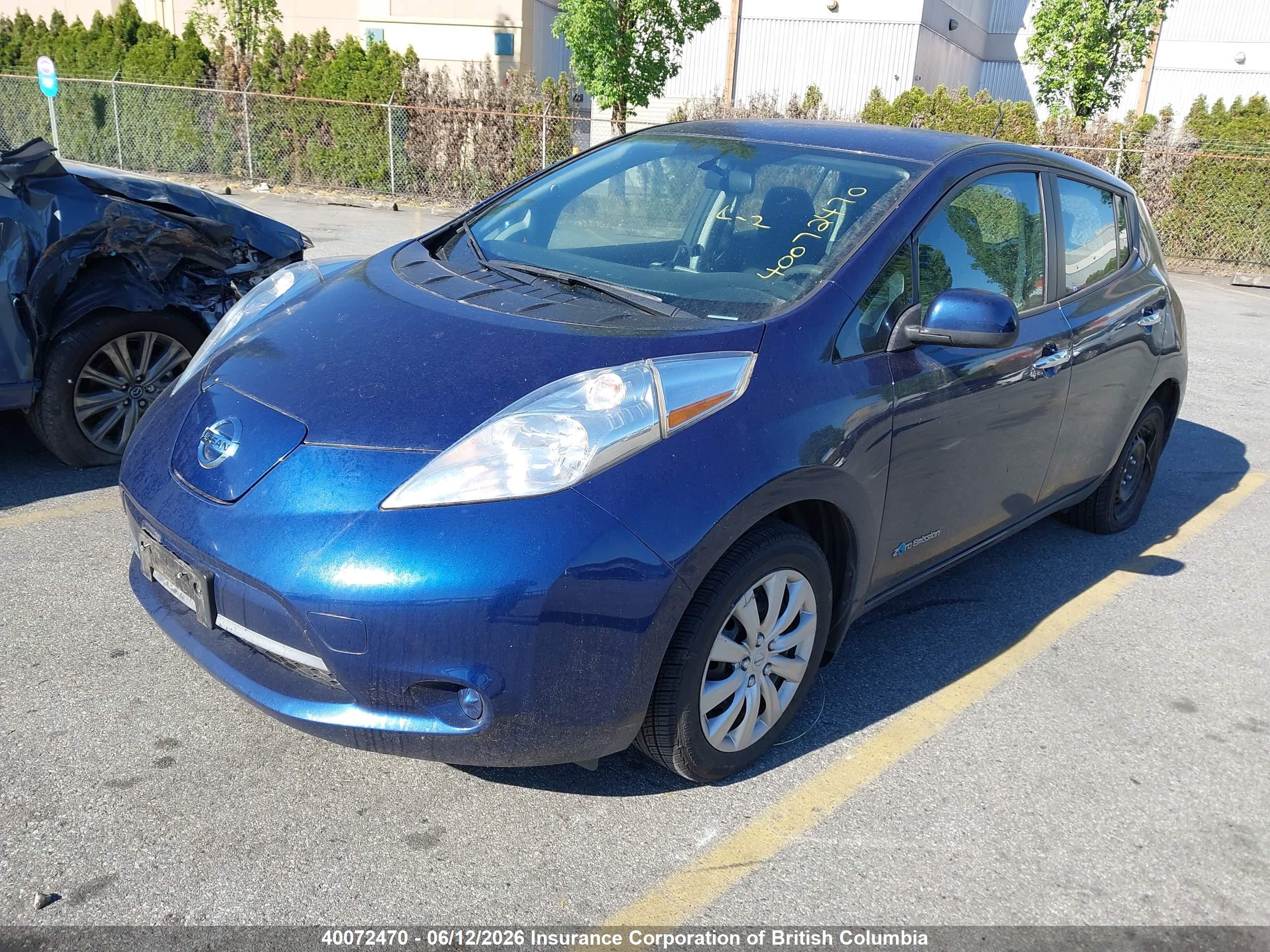 NISSAN LEAF image 2