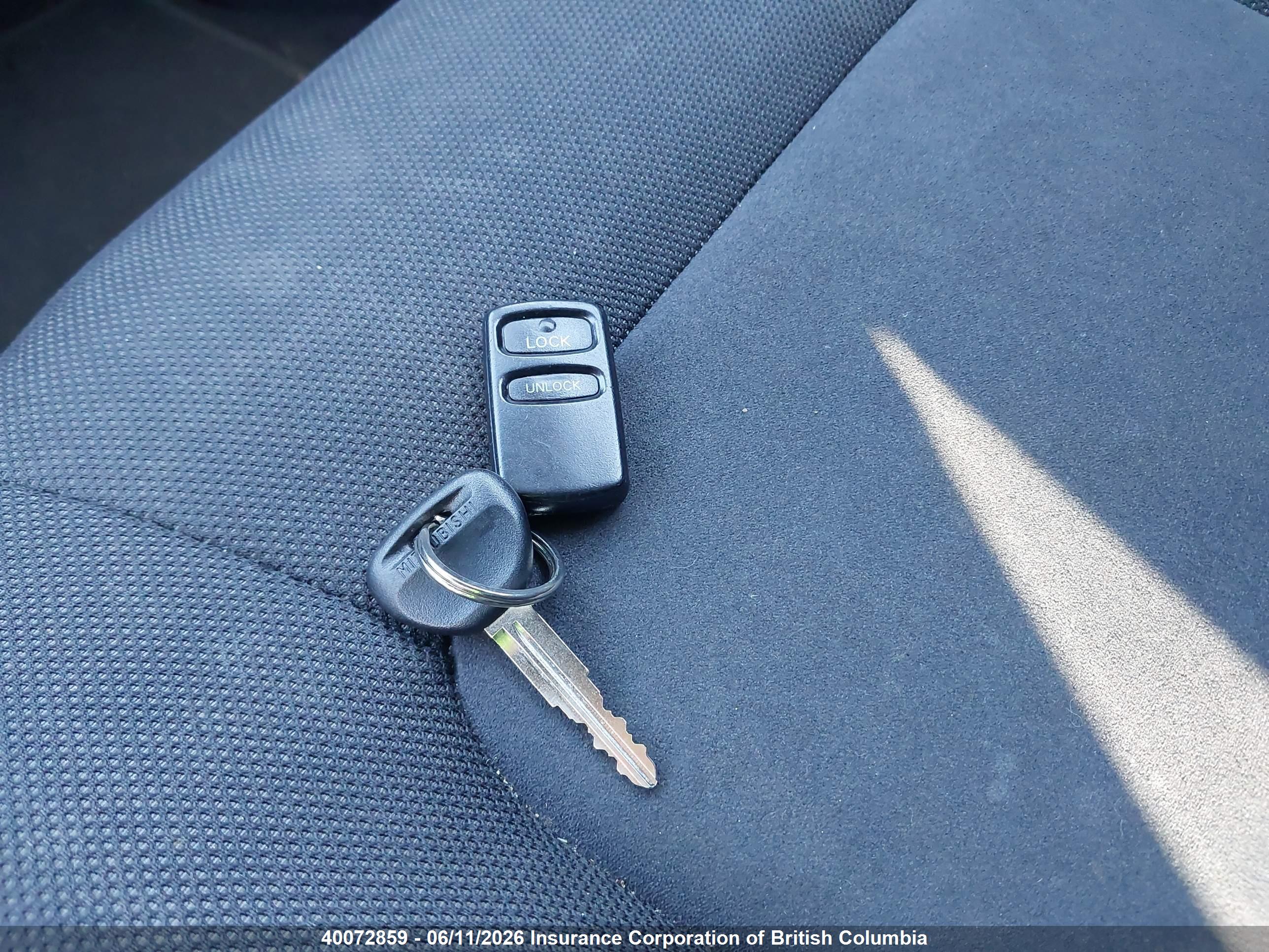 MITSUBISHI OUTLANDER image 11