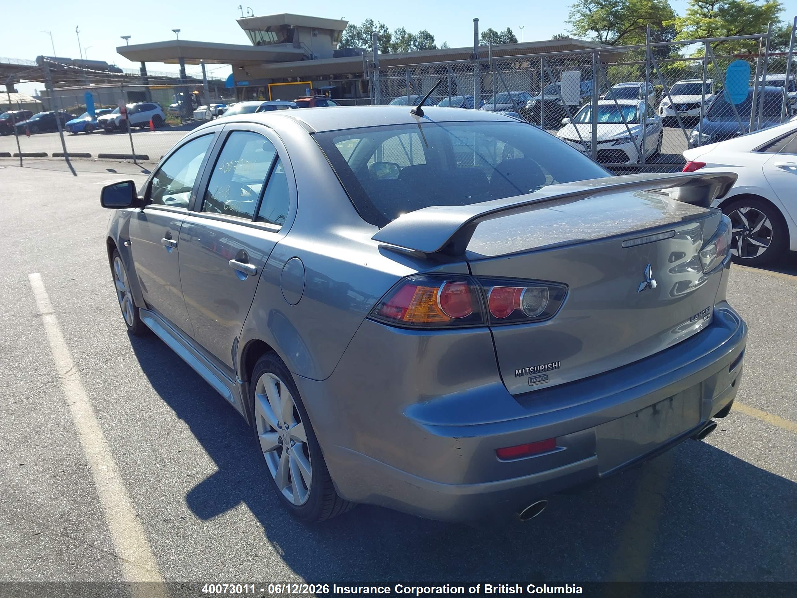 MITSUBISHI LANCER image 3