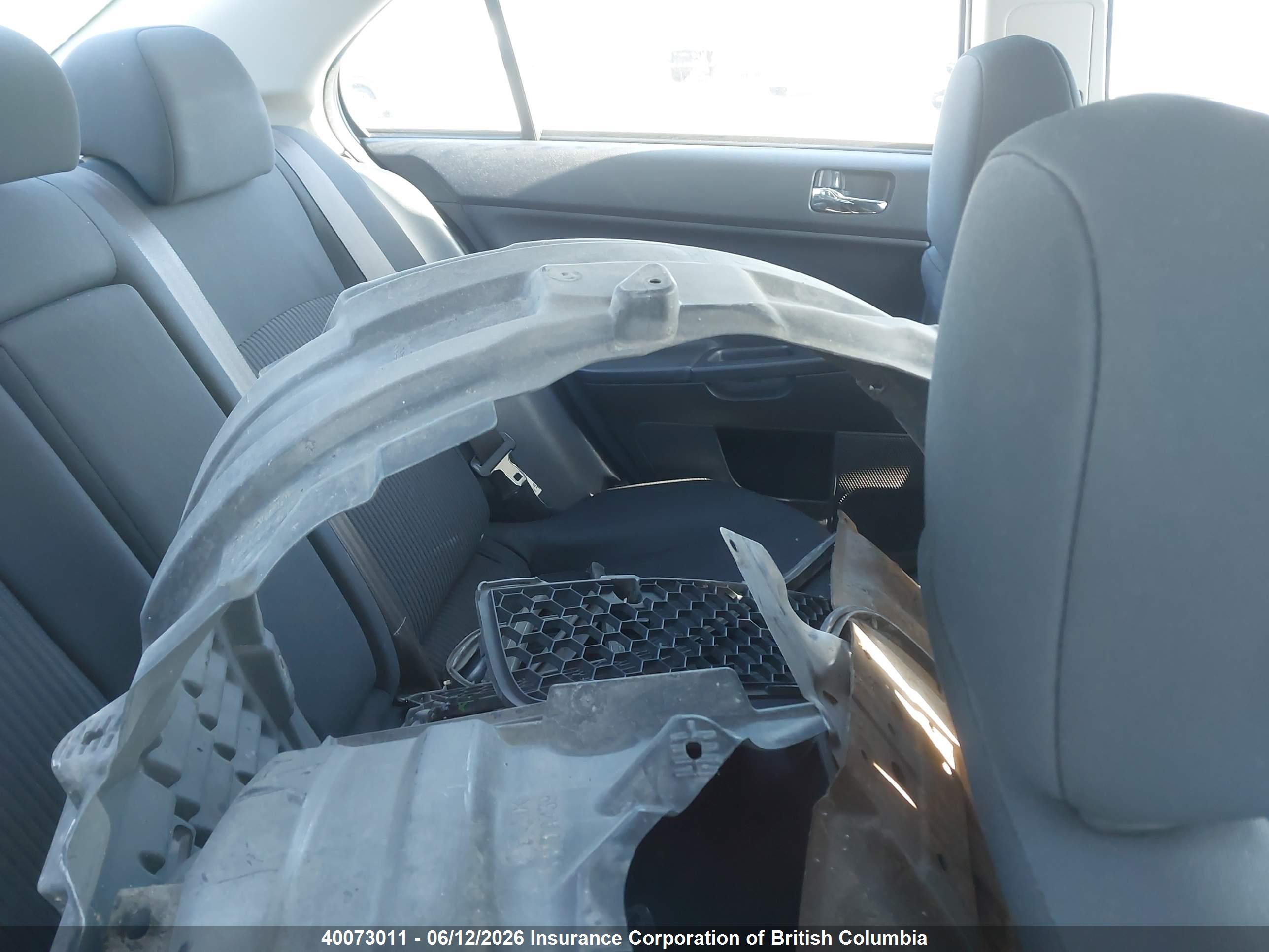MITSUBISHI LANCER image 8