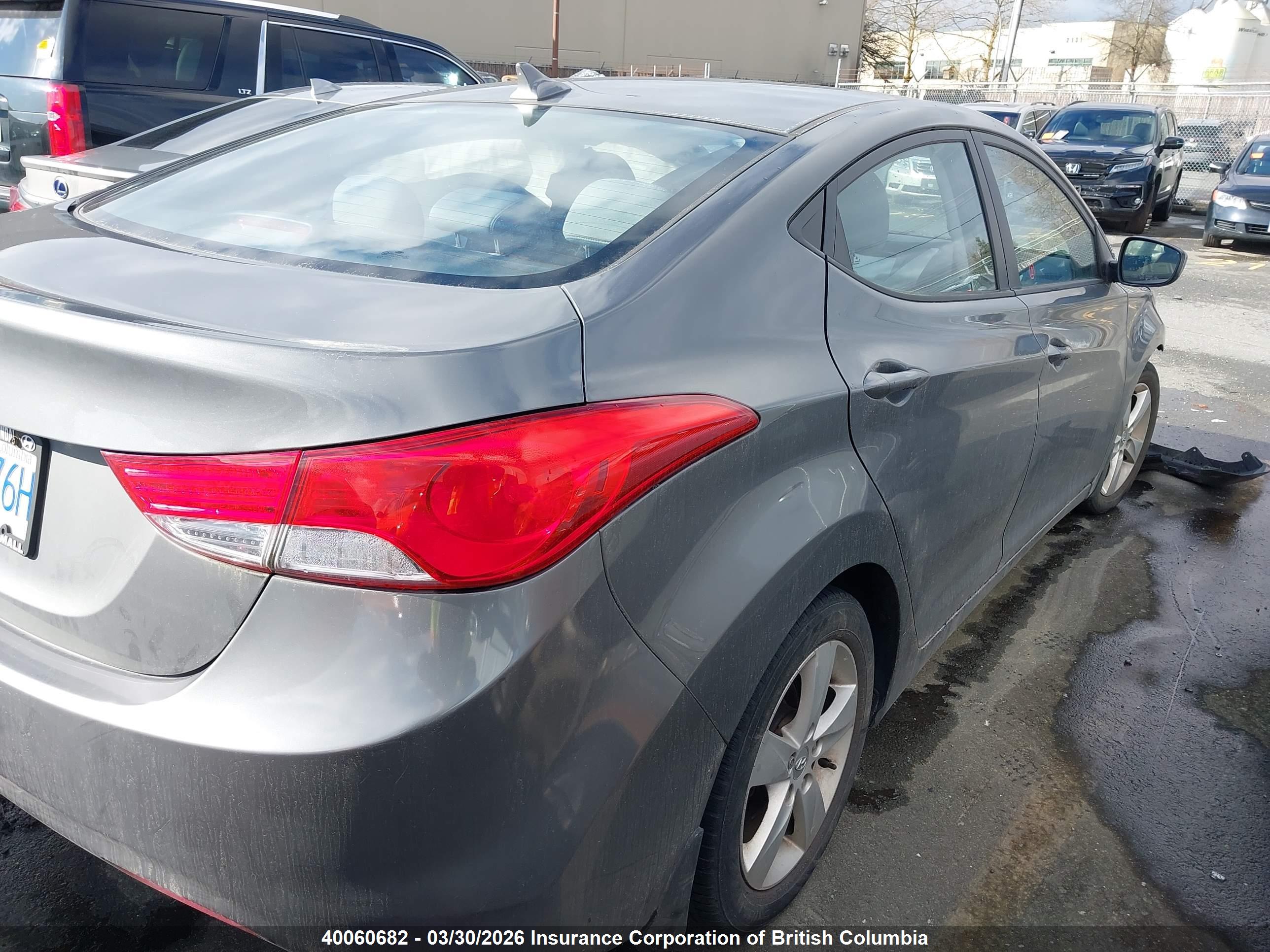 HYUNDAI ELANTRA image 4