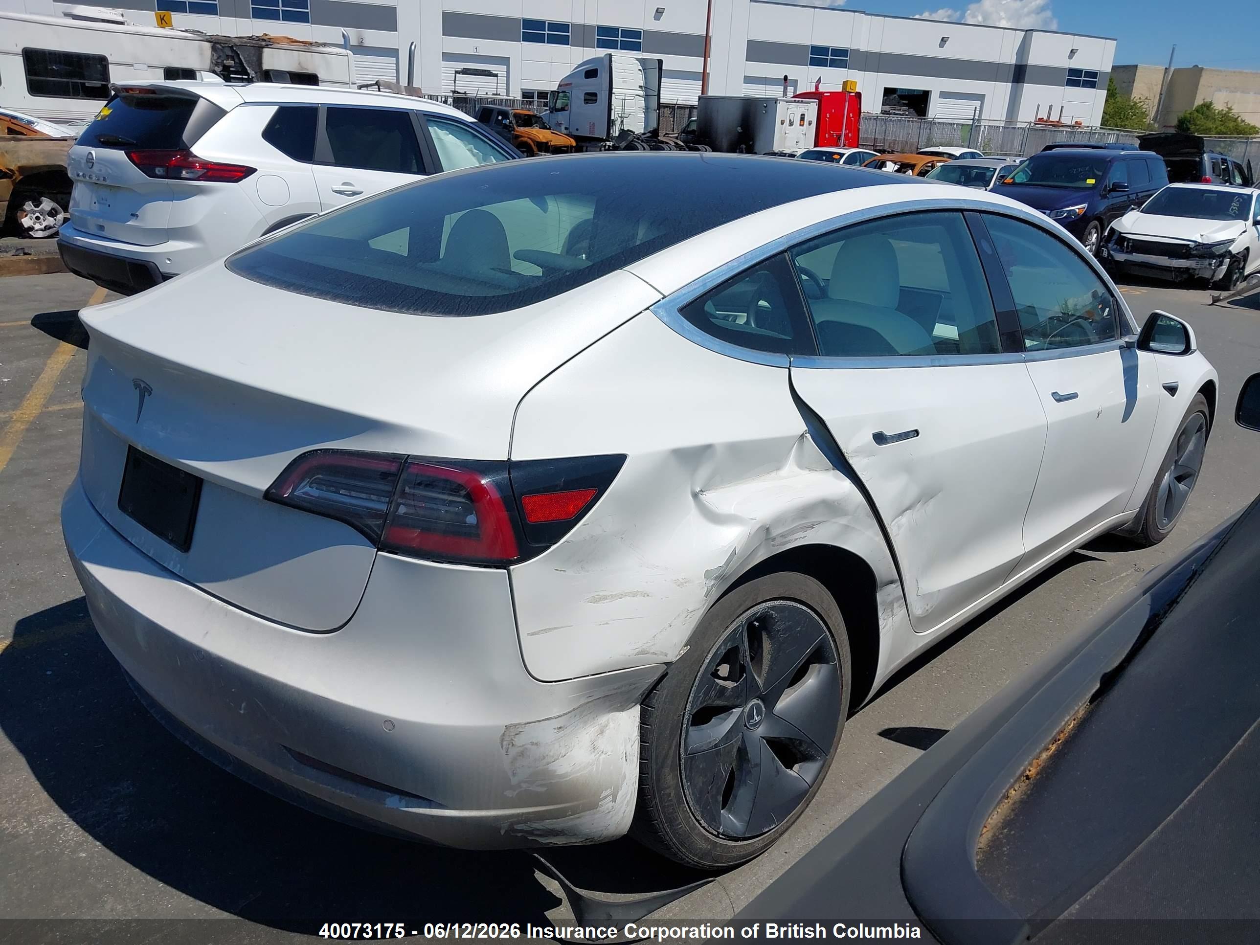 TESLA MODEL image 4