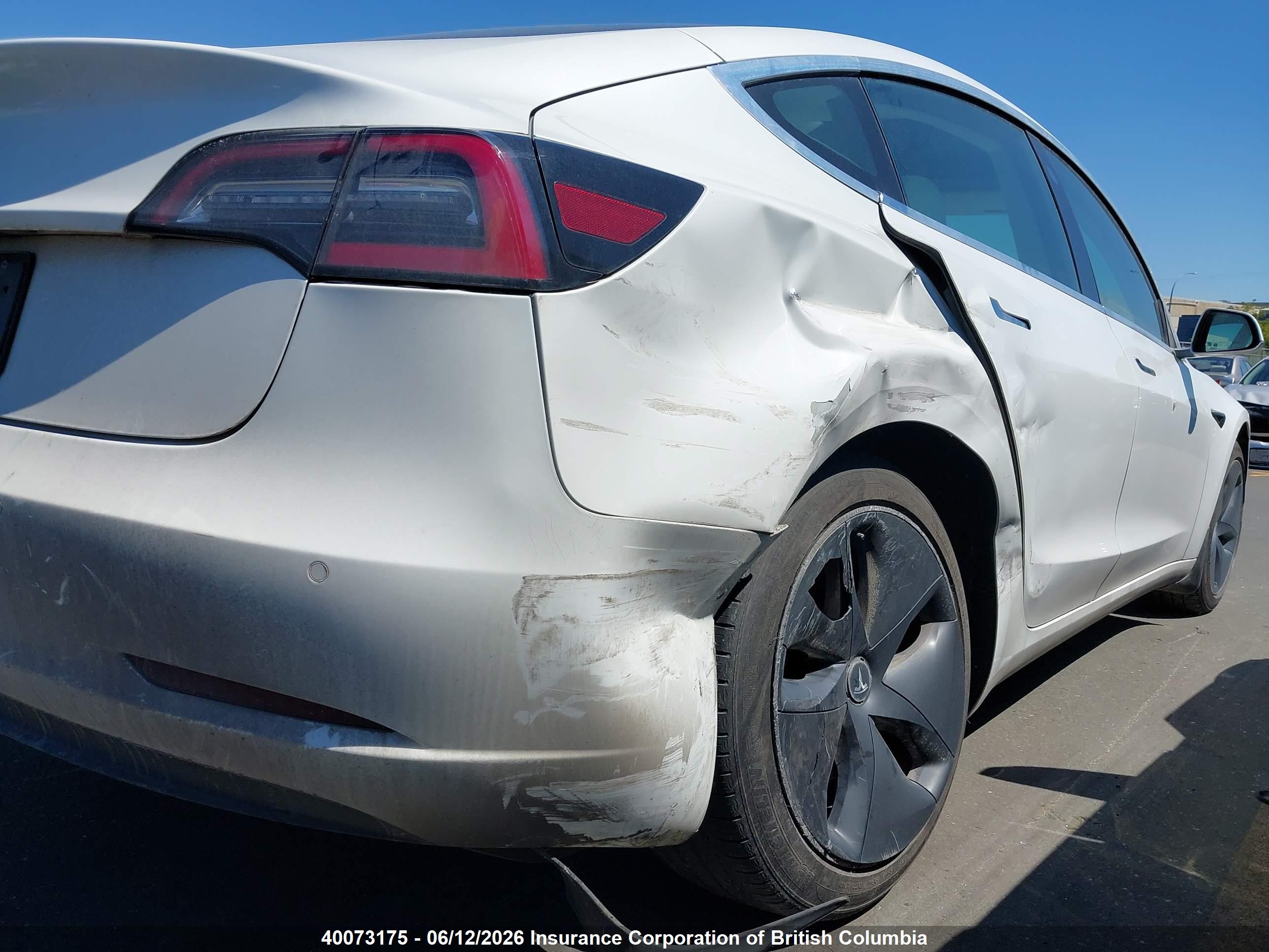 TESLA MODEL image 6