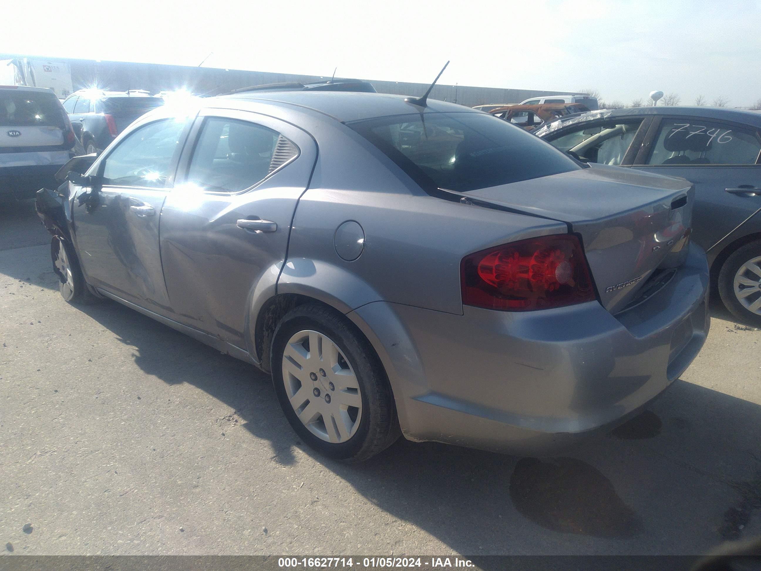 DODGE AVENGER image 3
