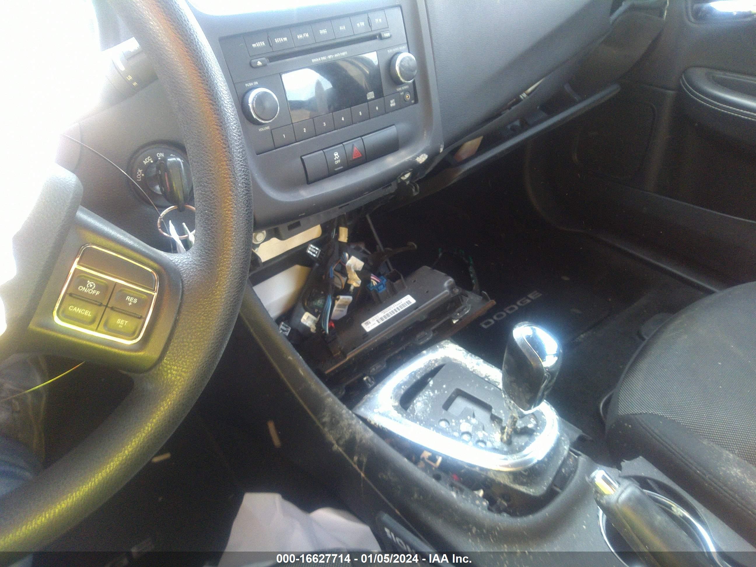 DODGE AVENGER image 6