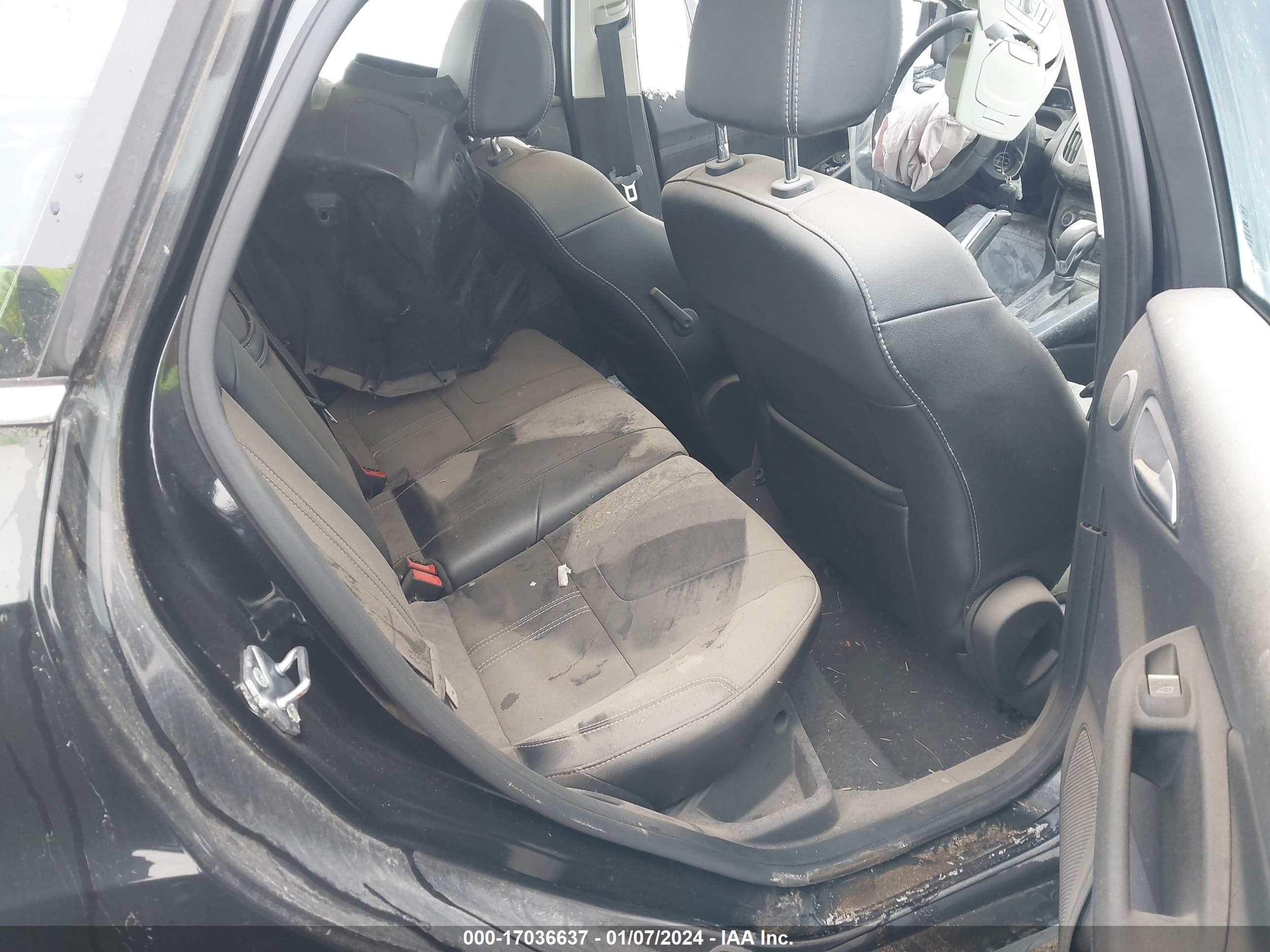 FORD FOCUS image 8