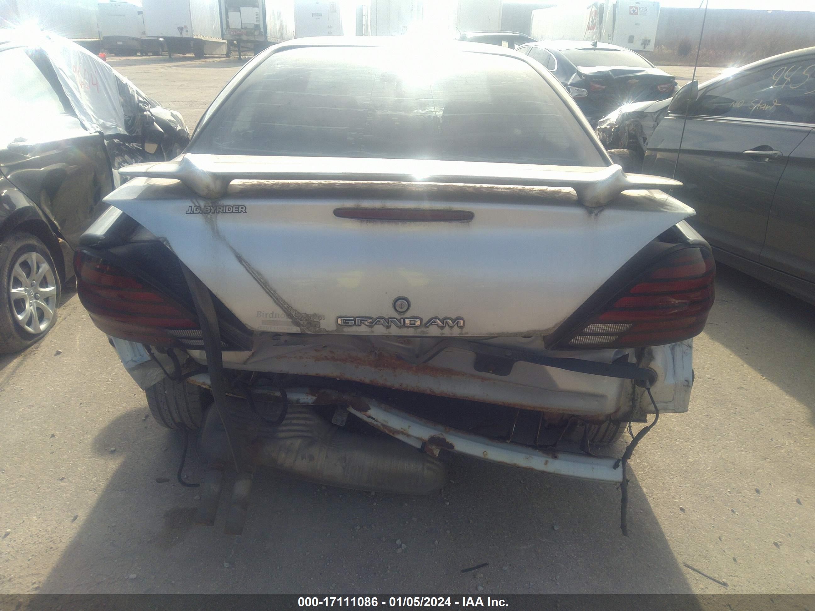 PONTIAC GRAND image 6