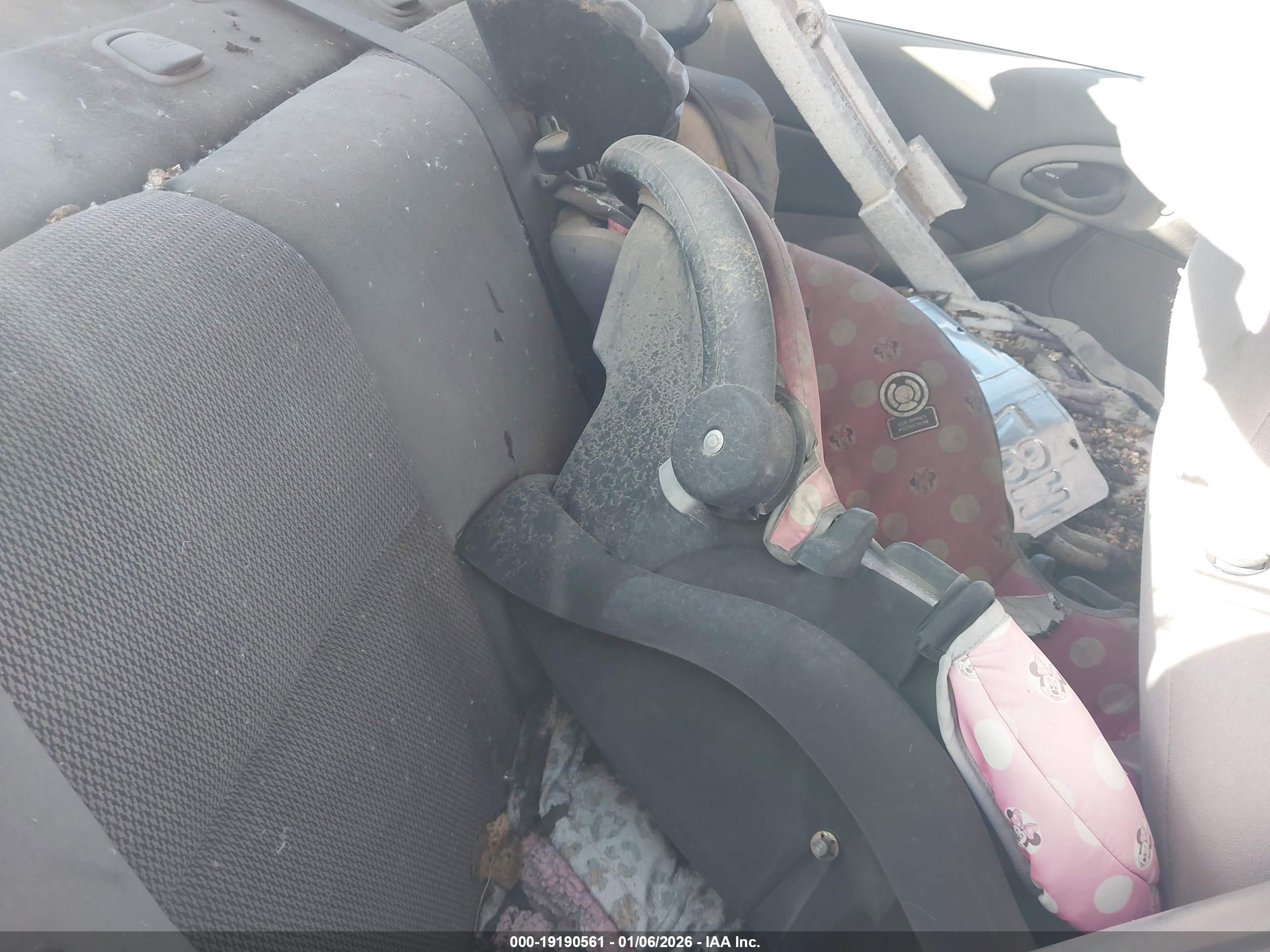 FORD FOCUS image 8
