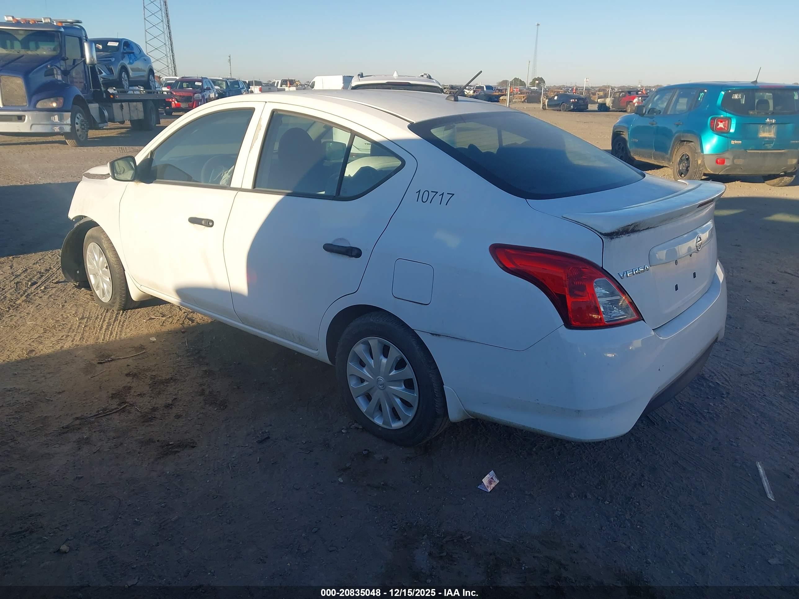 NISSAN VERSA image 3