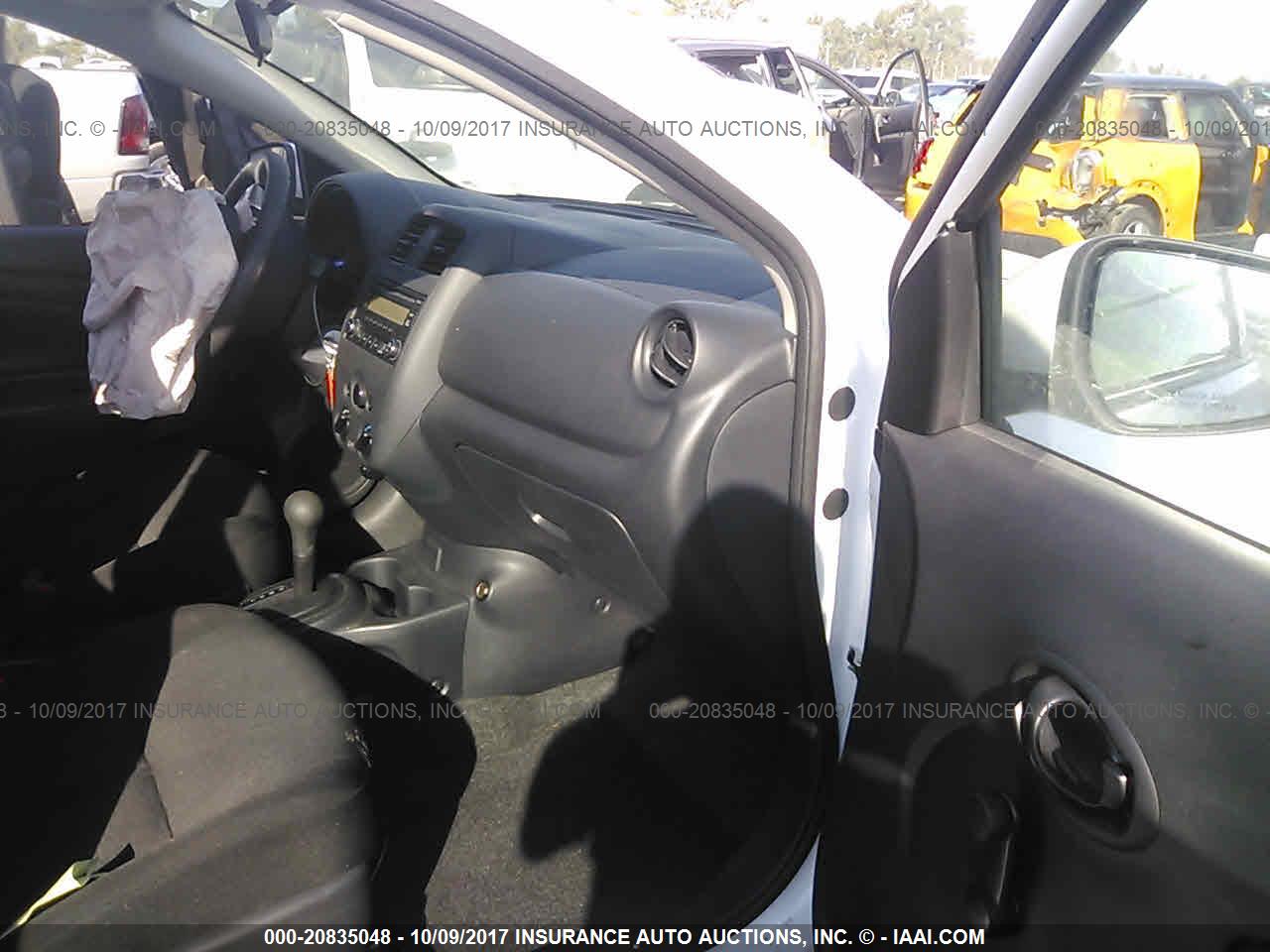 NISSAN VERSA image 5