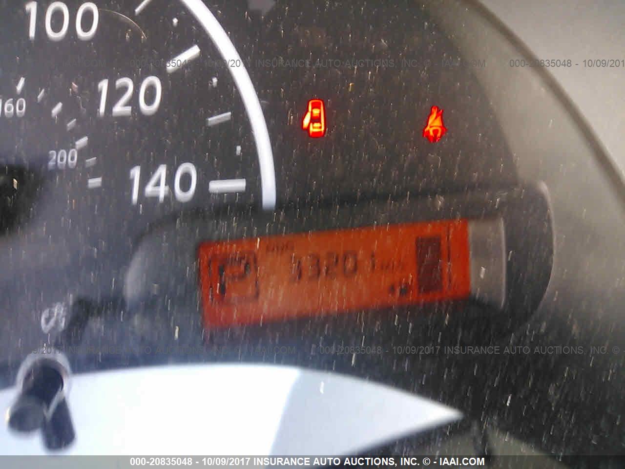 NISSAN VERSA image 7