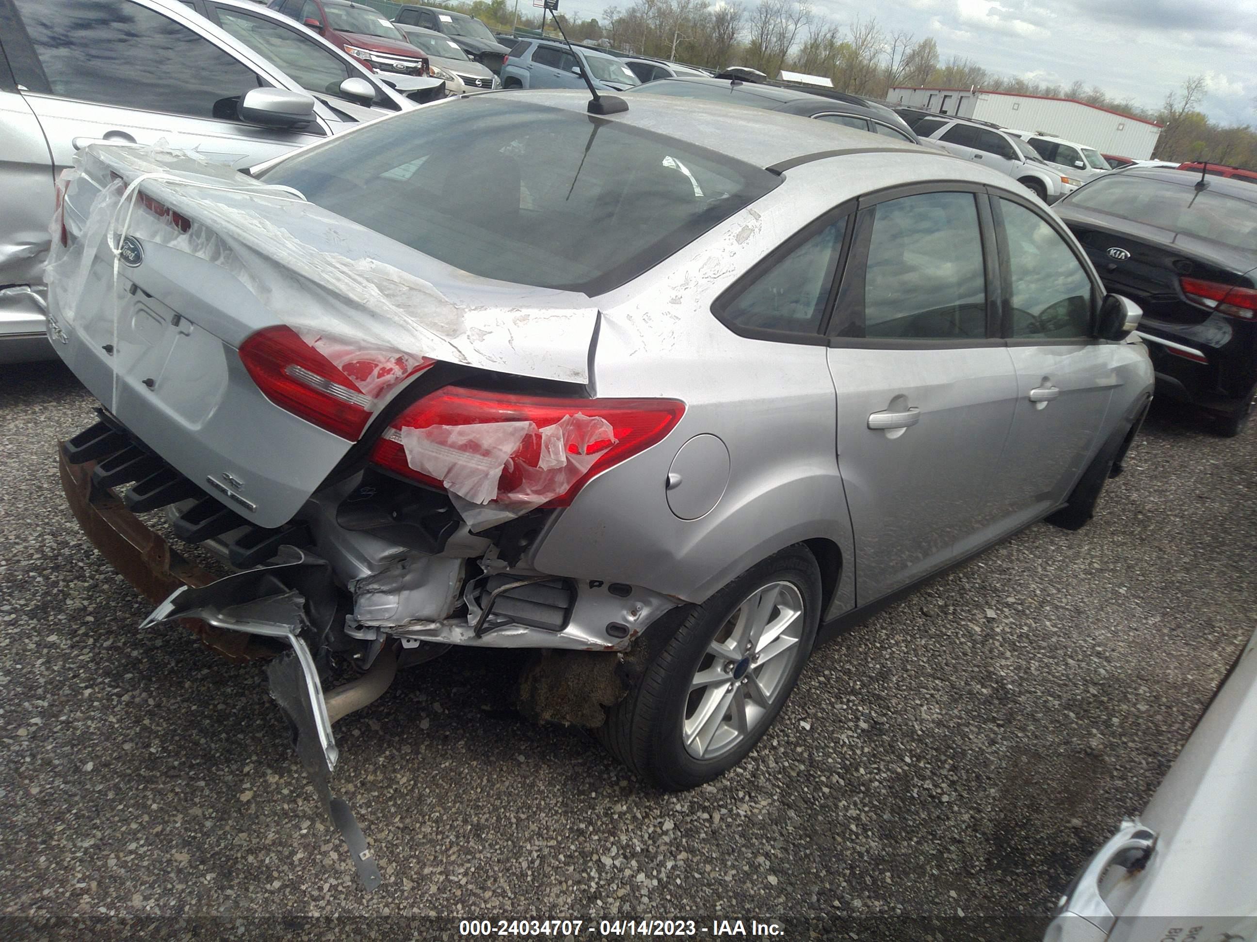 FORD FOCUS image 4