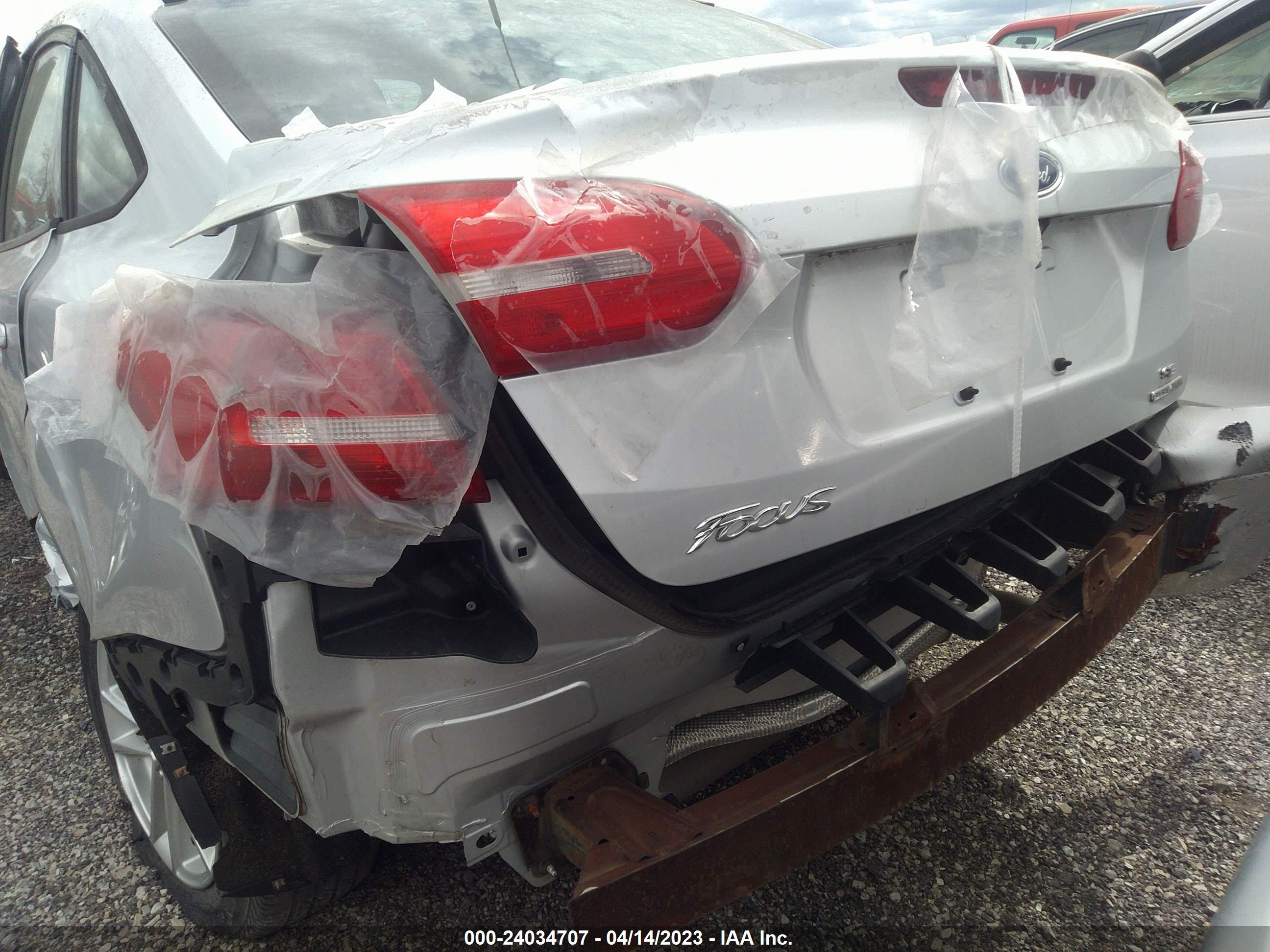 FORD FOCUS image 6