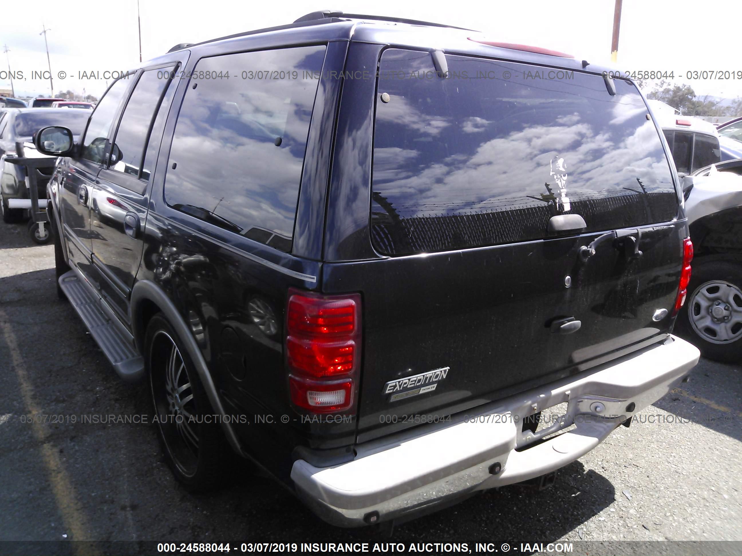 FORD EXPEDITION image 3