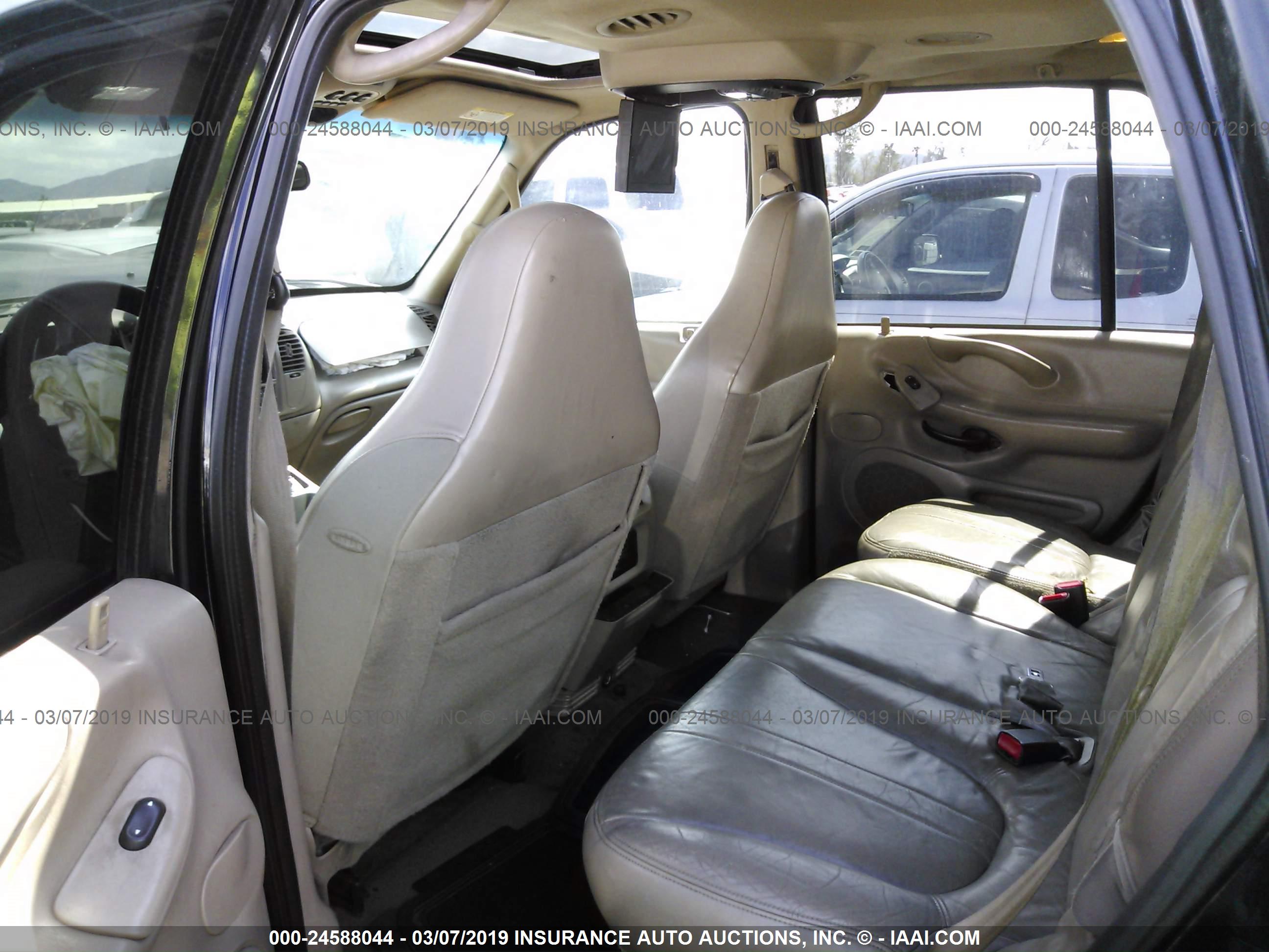 FORD EXPEDITION image 8