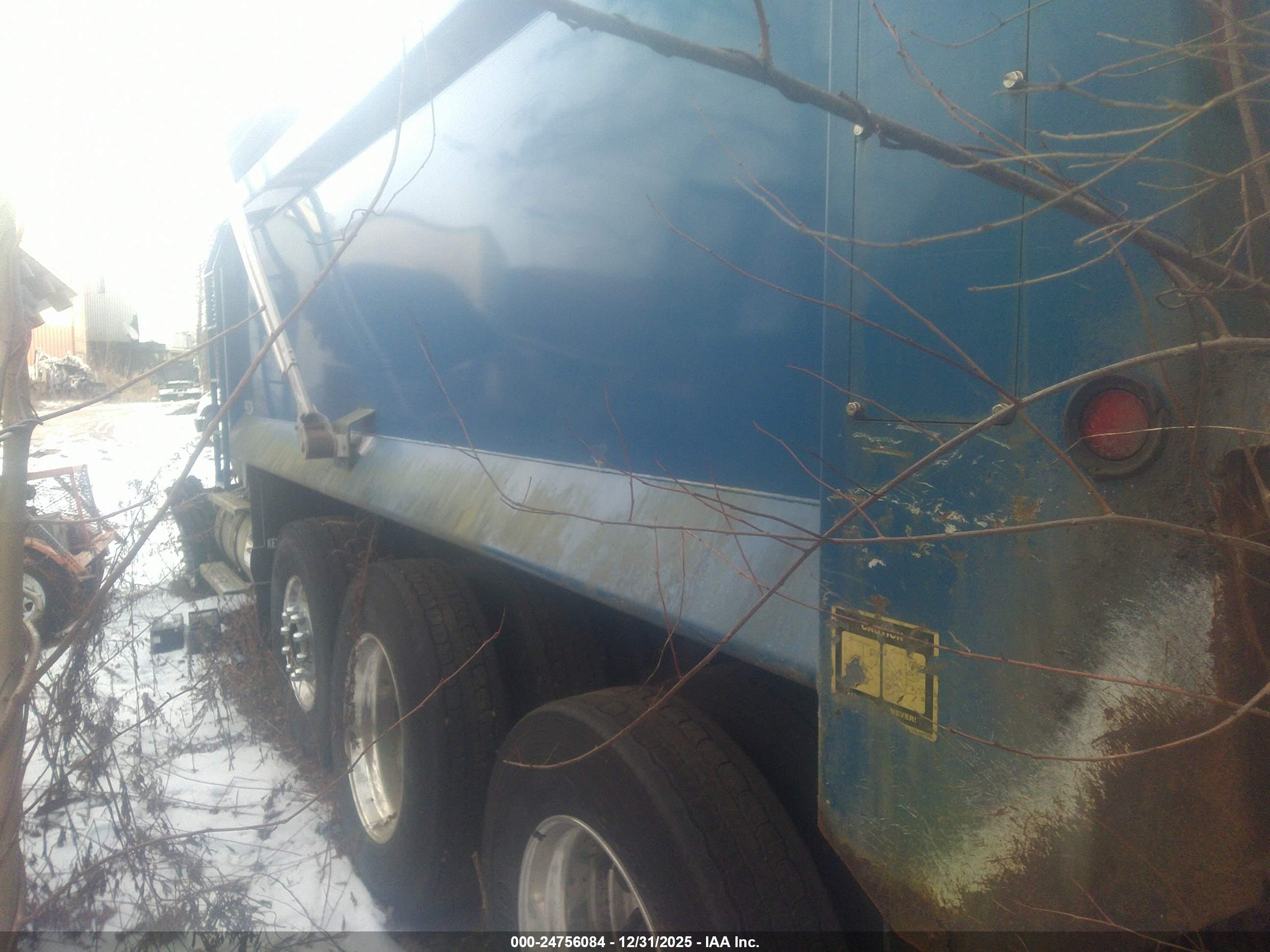 KENWORTH T800 image 3