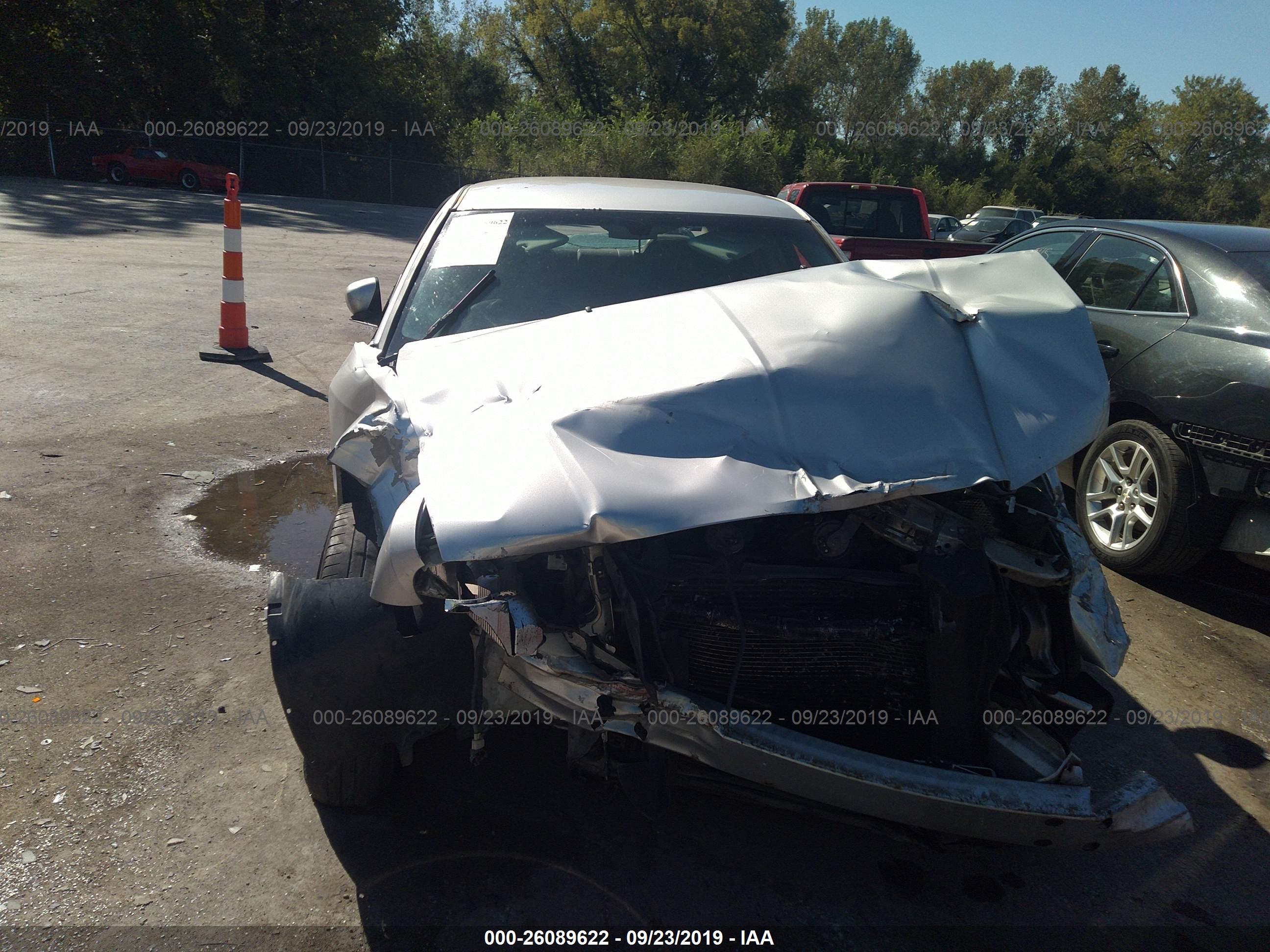 CHRYSLER 300 image 6