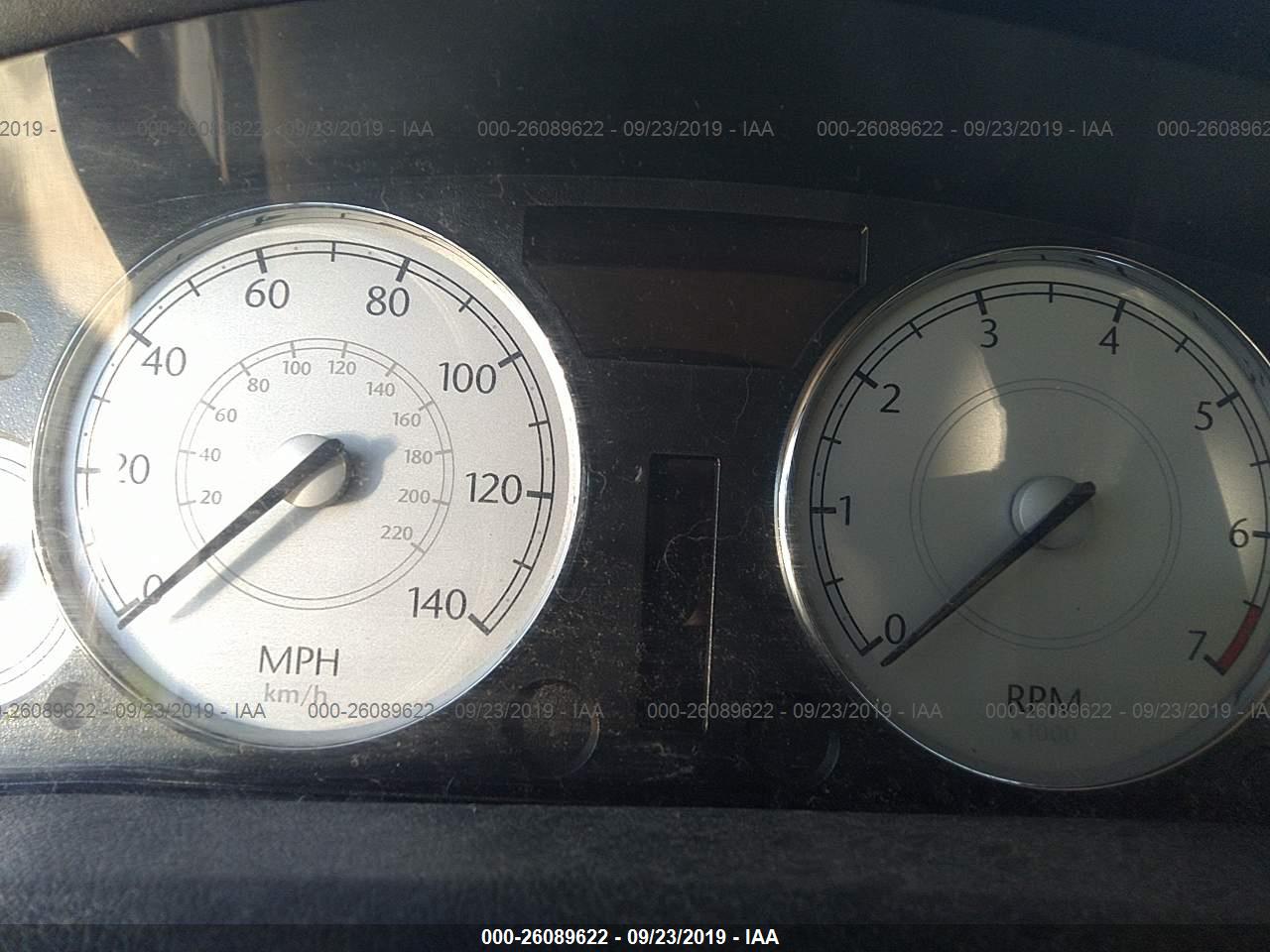 CHRYSLER 300 image 7