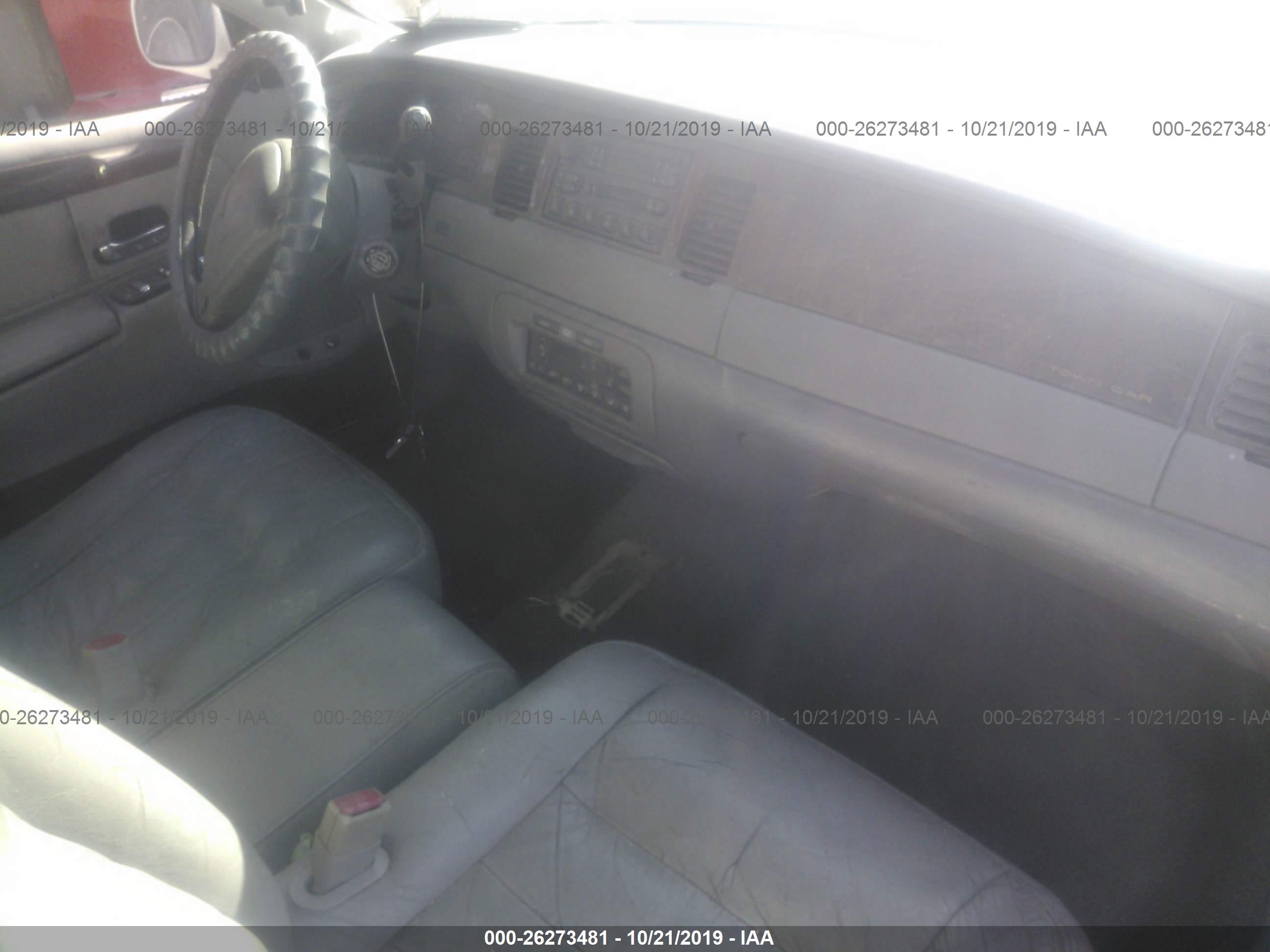 LINCOLN TOWN image 5